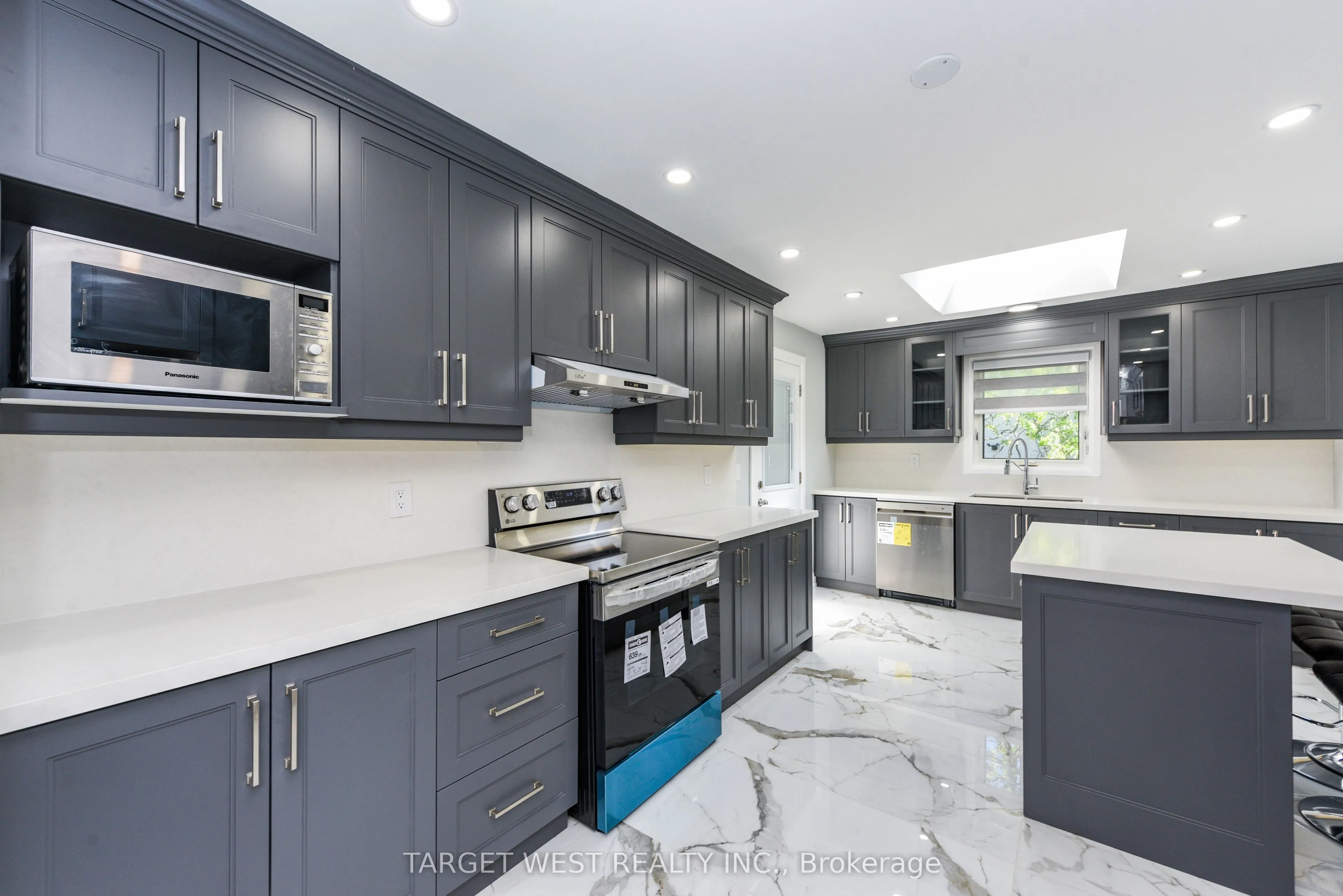 1263 Crestdale Road