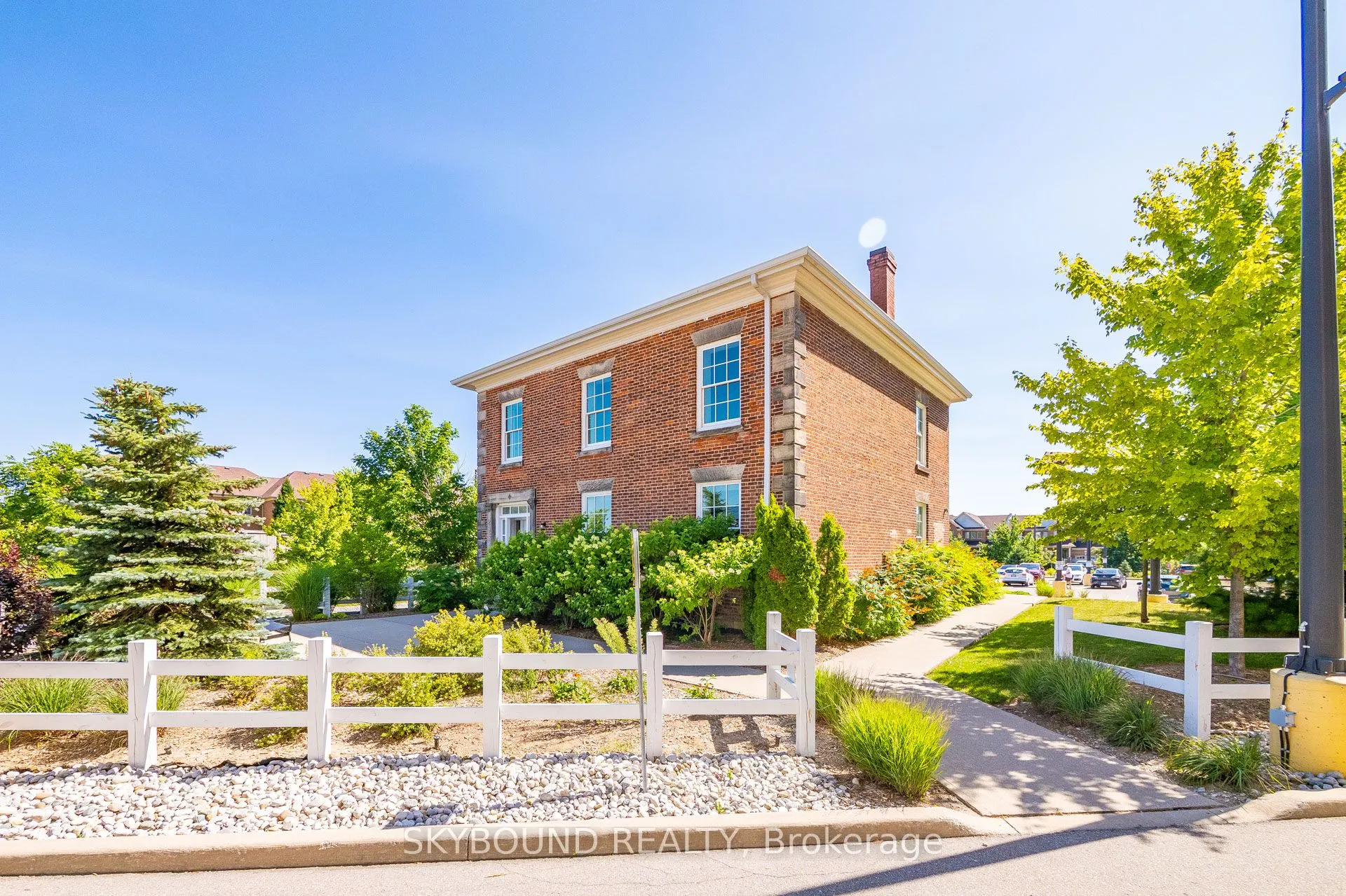 33 Whitmer Street, #112