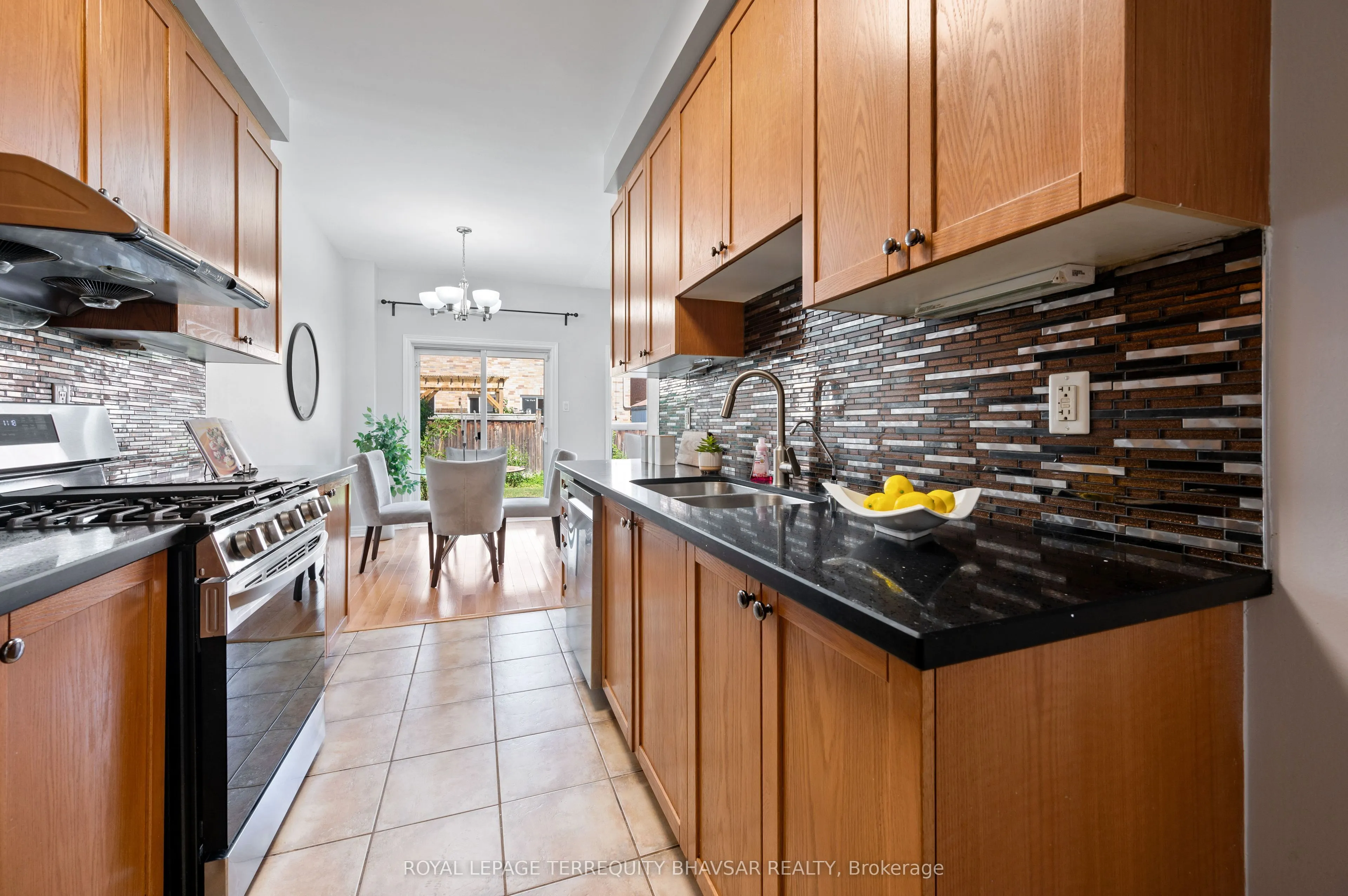 315 Comiskey Crescent