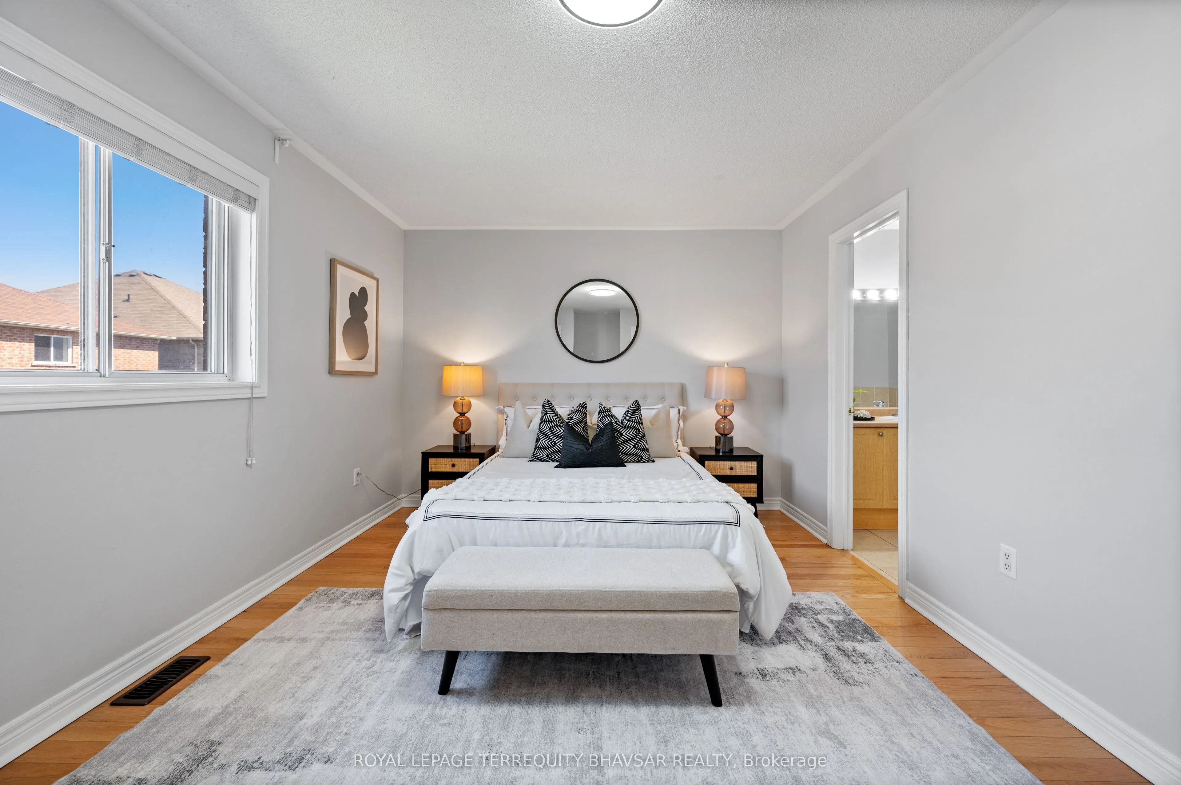 315 Comiskey Crescent
