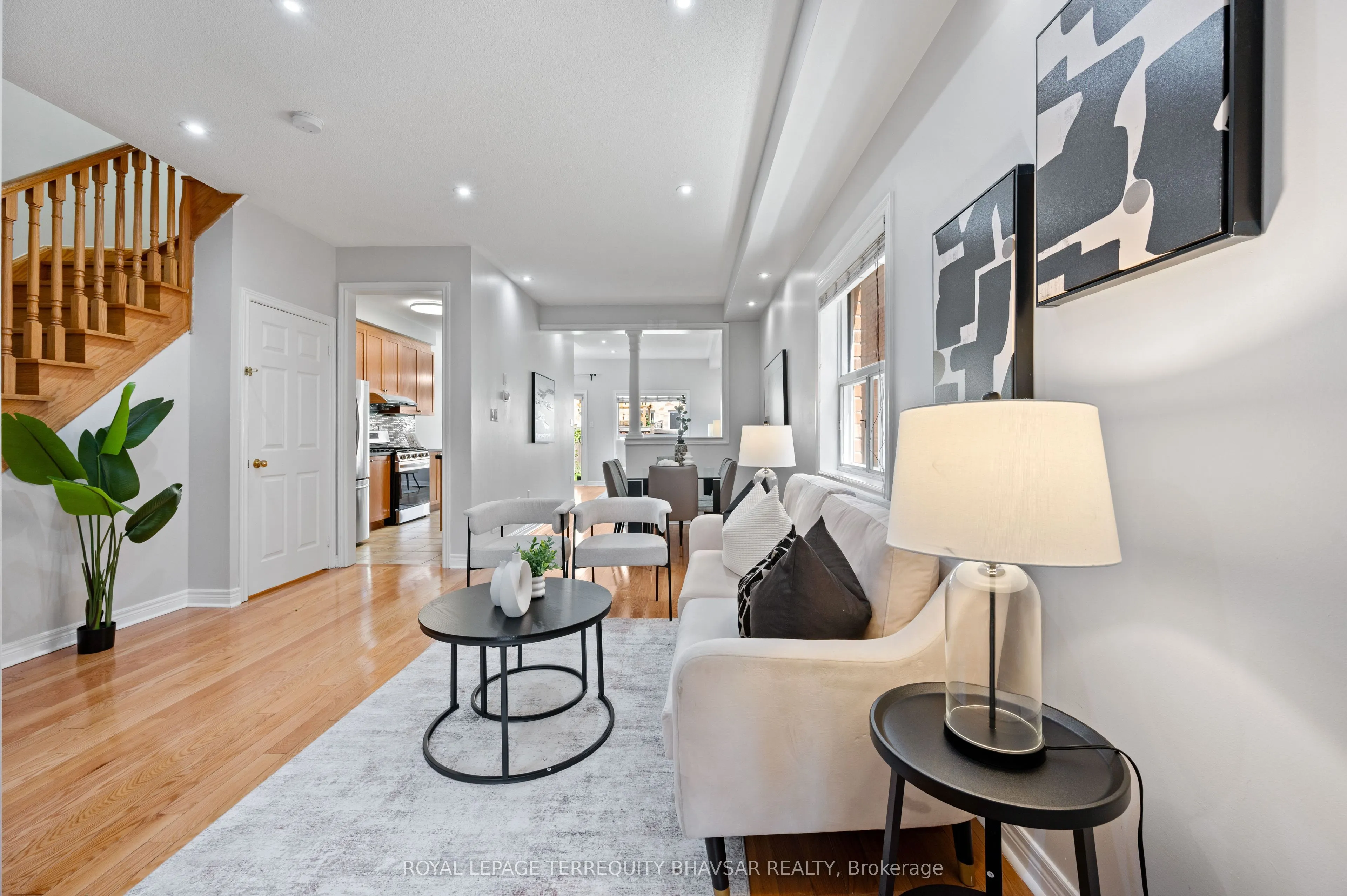 315 Comiskey Crescent