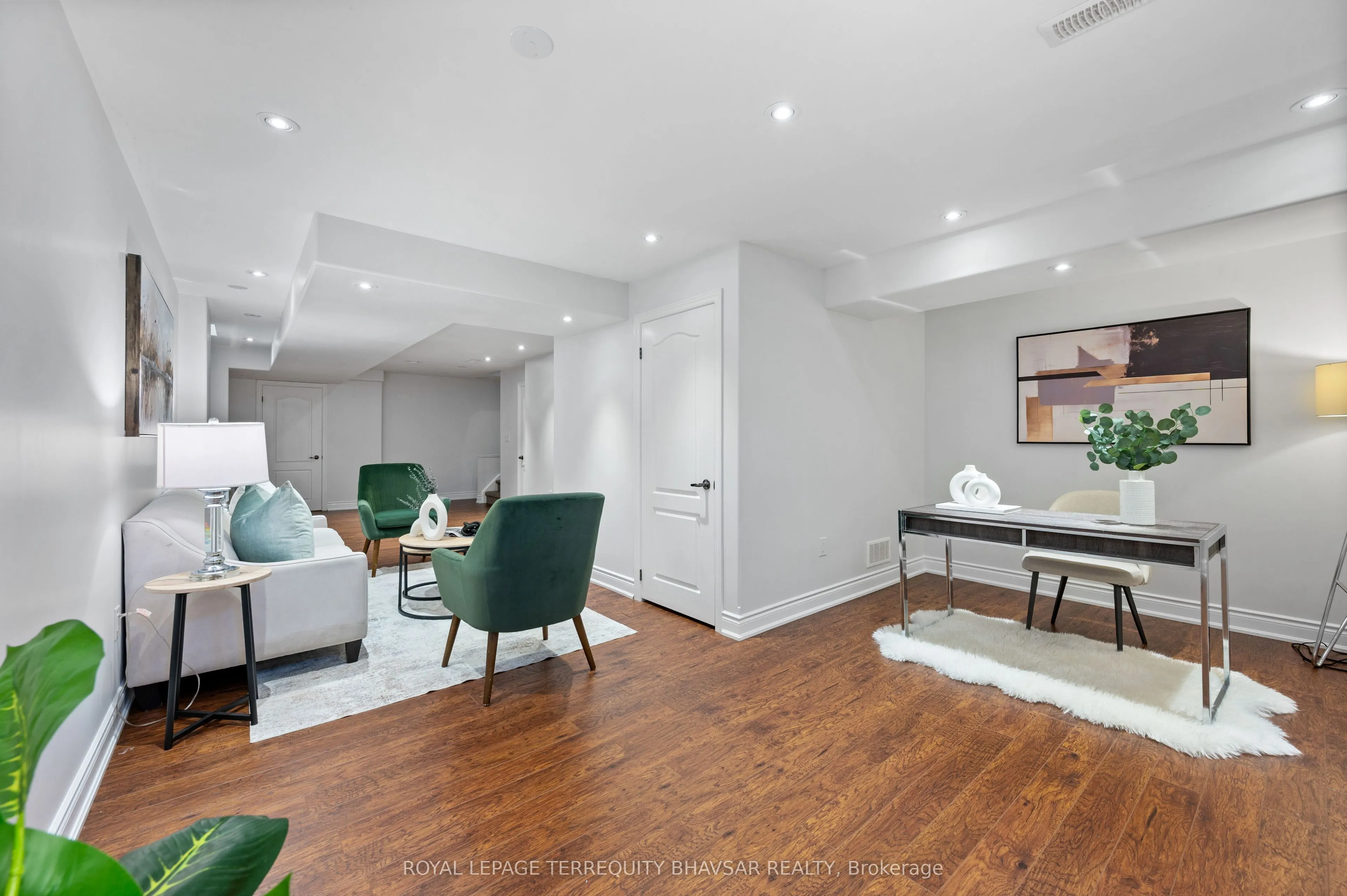 315 Comiskey Crescent