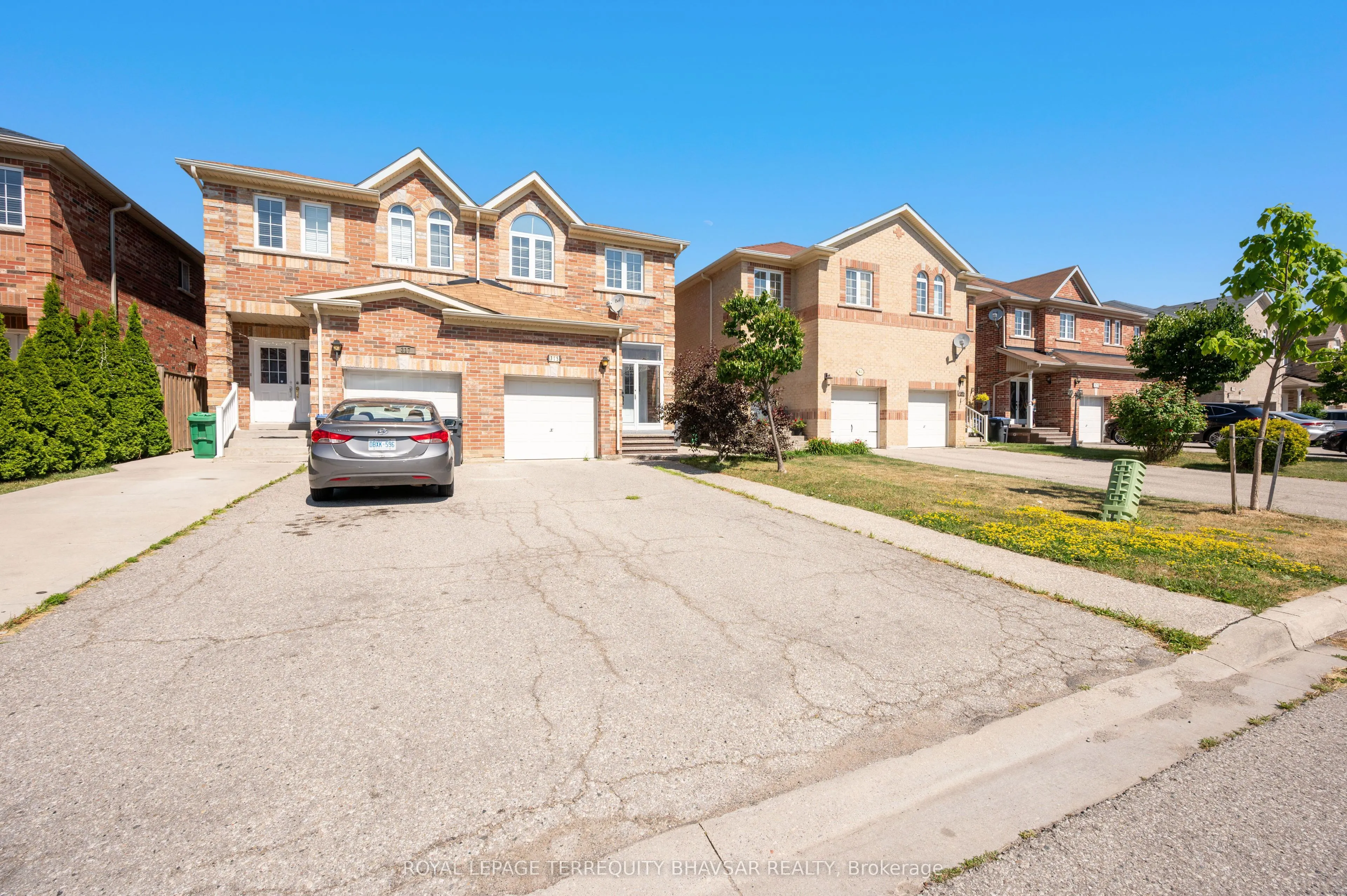 315 Comiskey Crescent