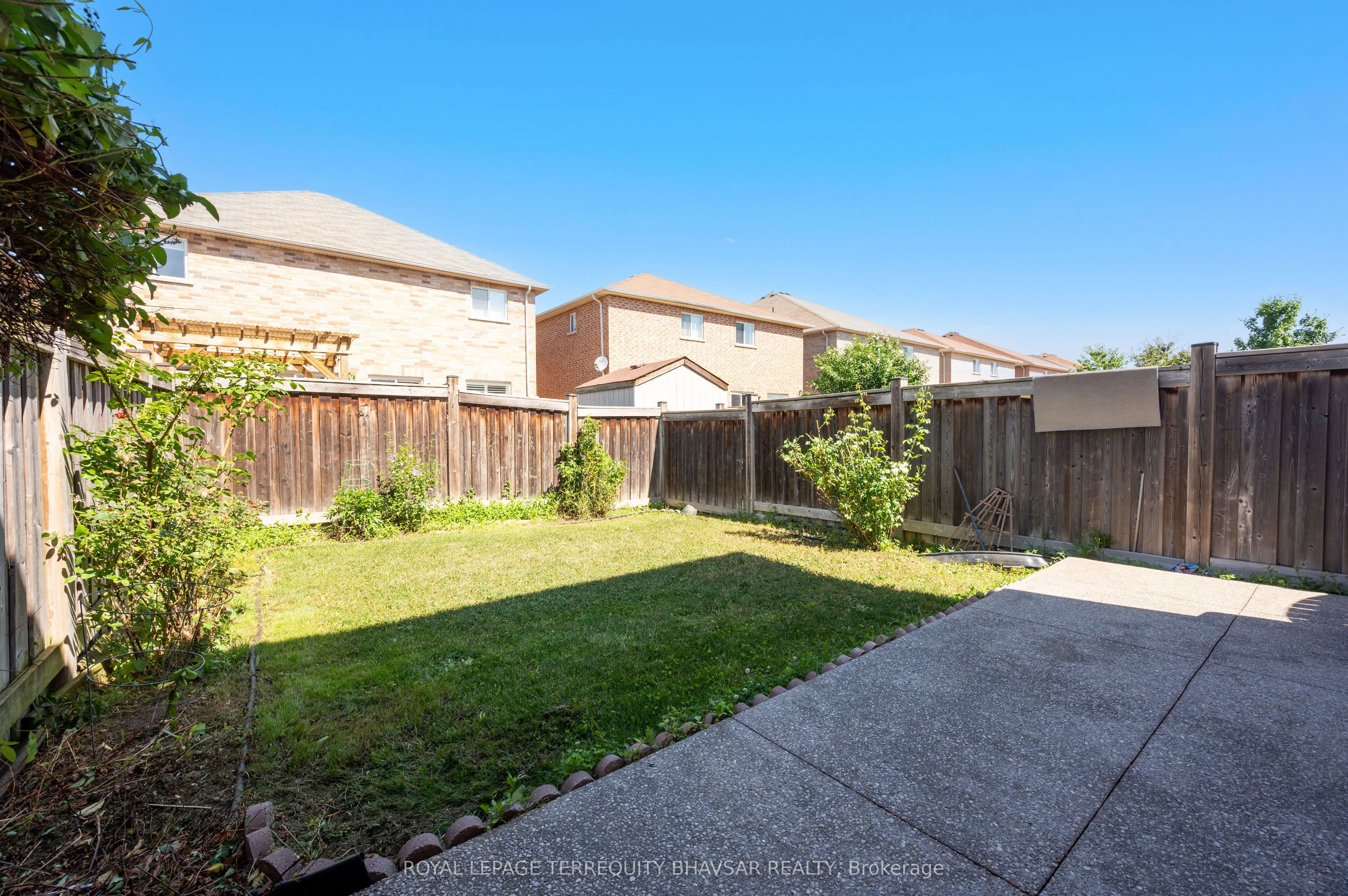 315 Comiskey Crescent