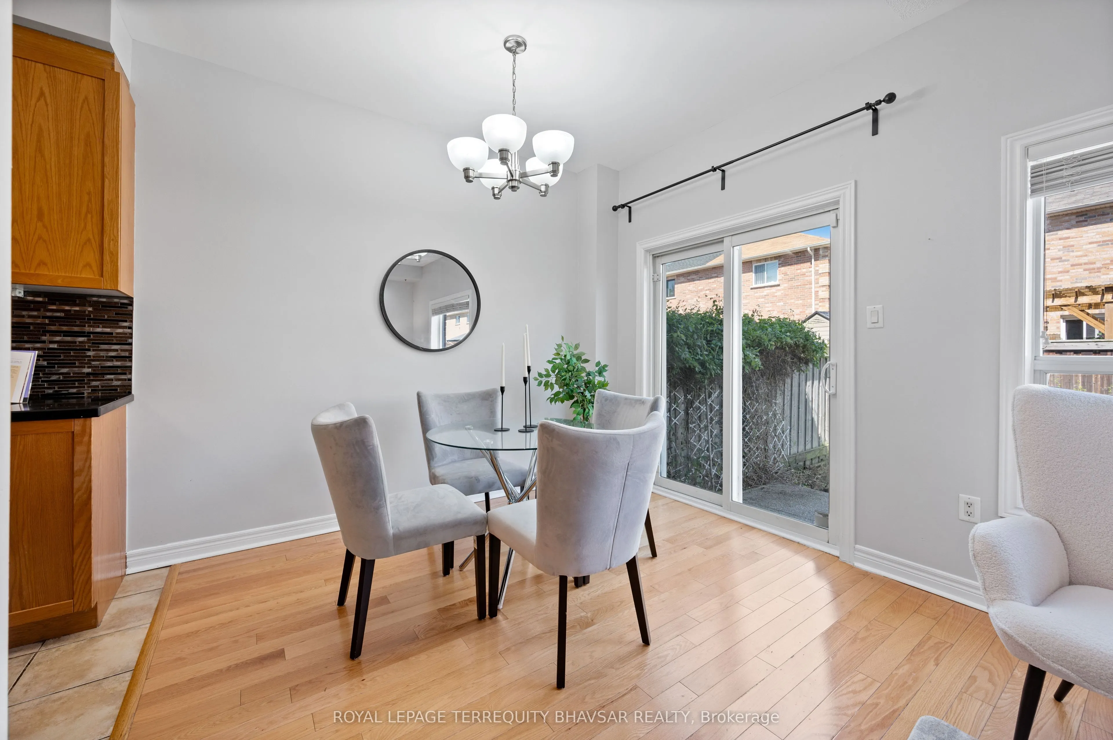 315 Comiskey Crescent