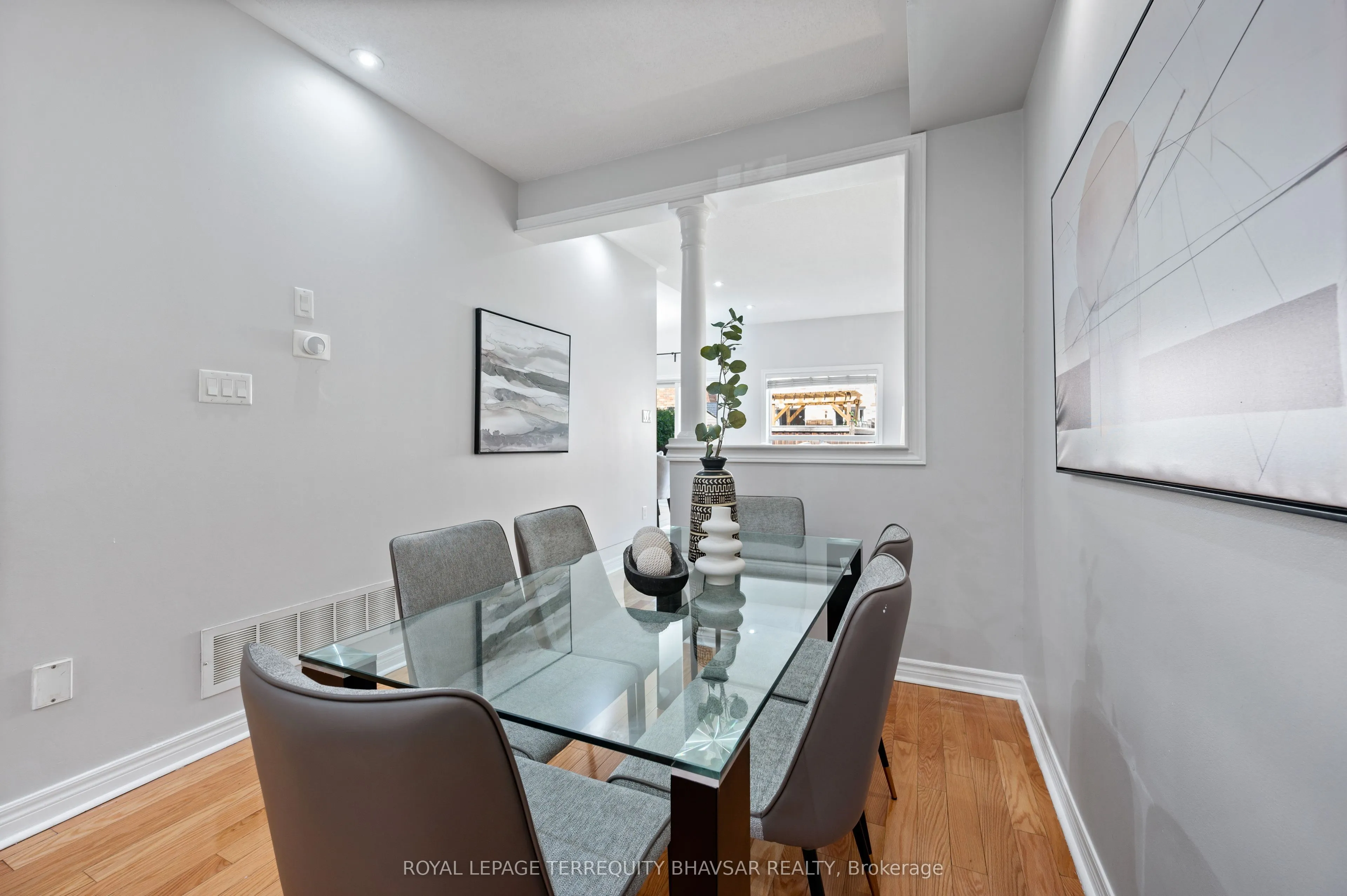 315 Comiskey Crescent