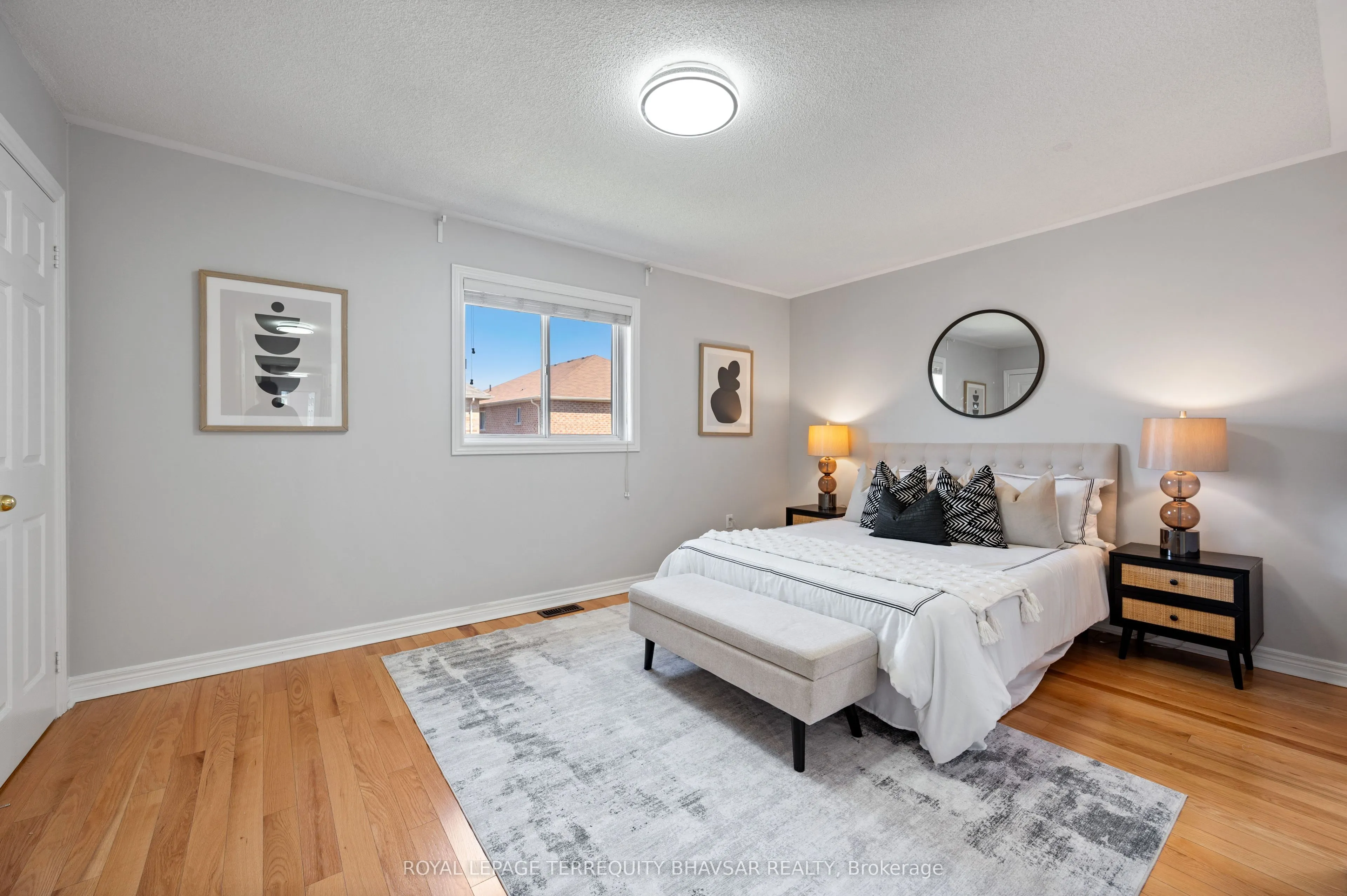 315 Comiskey Crescent
