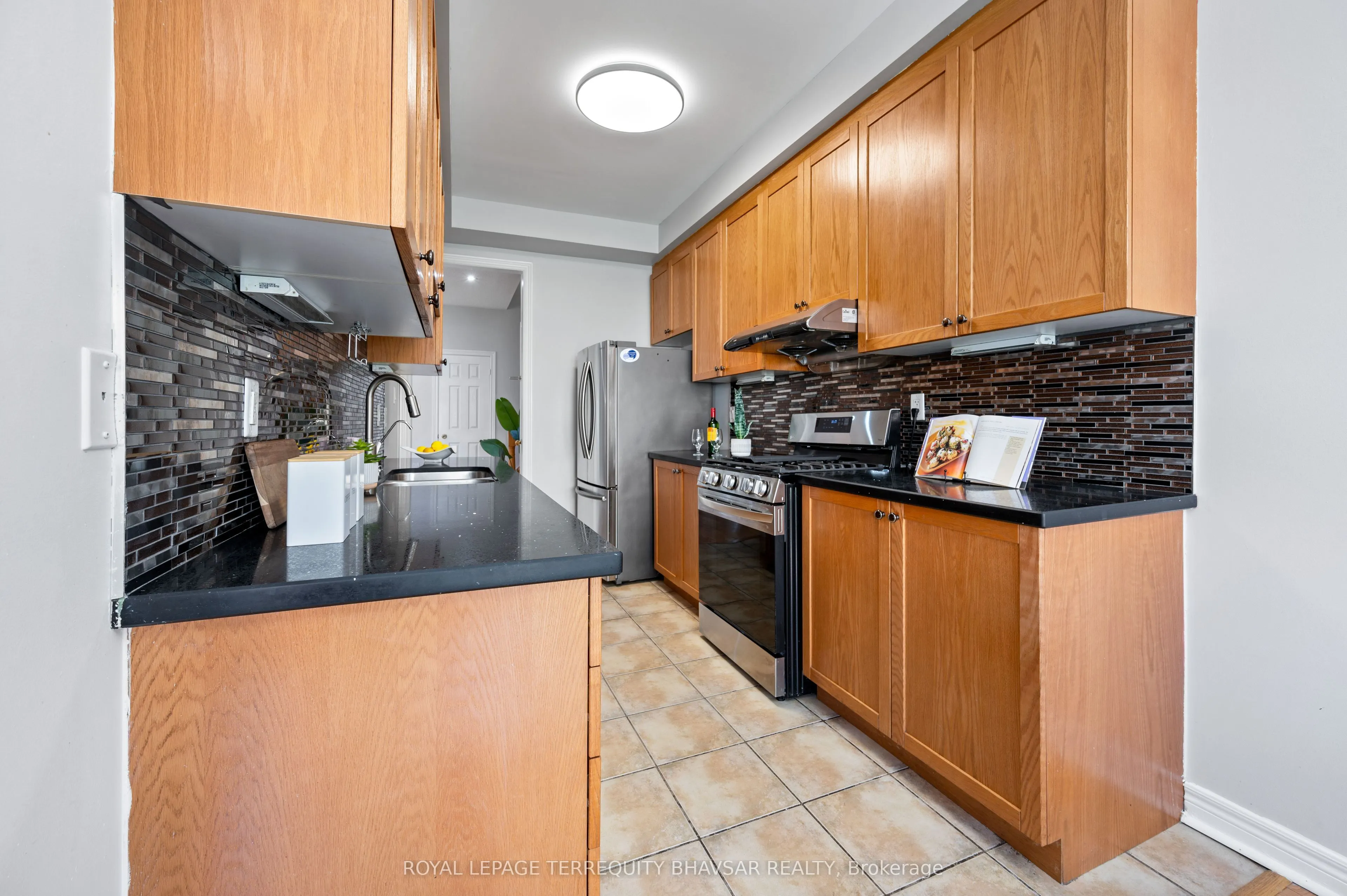 315 Comiskey Crescent