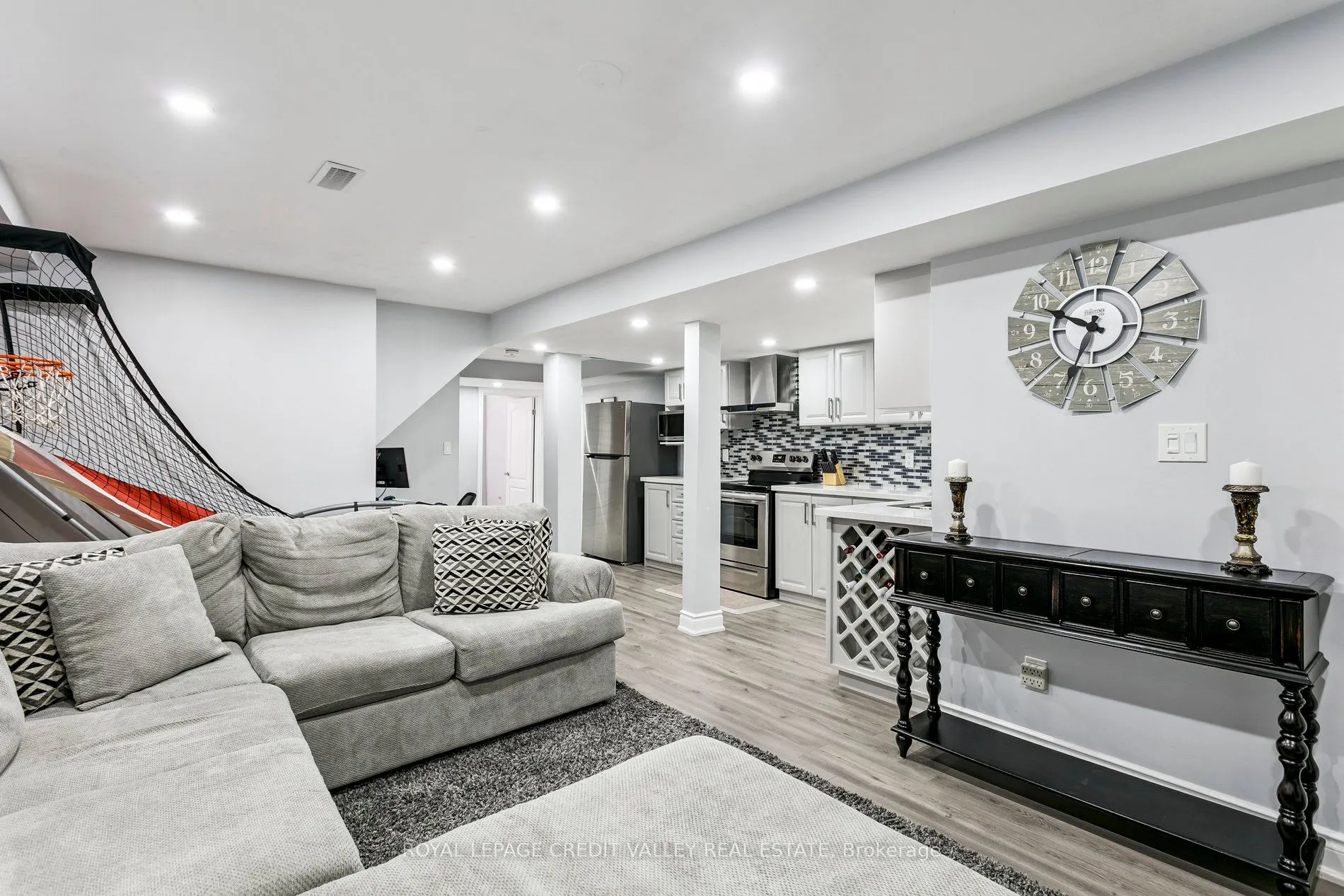4 Mendoza Drive