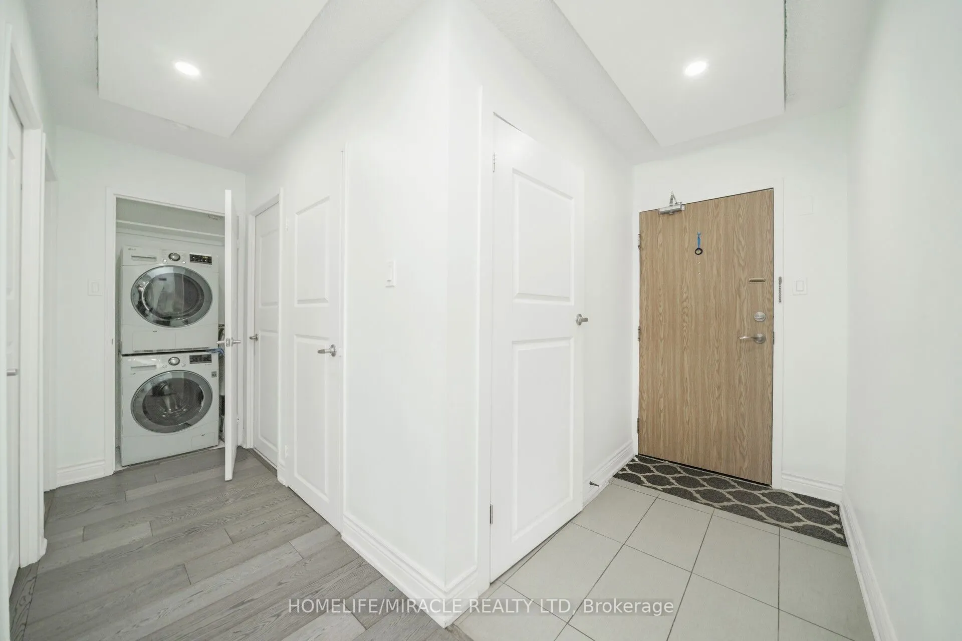 8 Lisa Street, #1802
