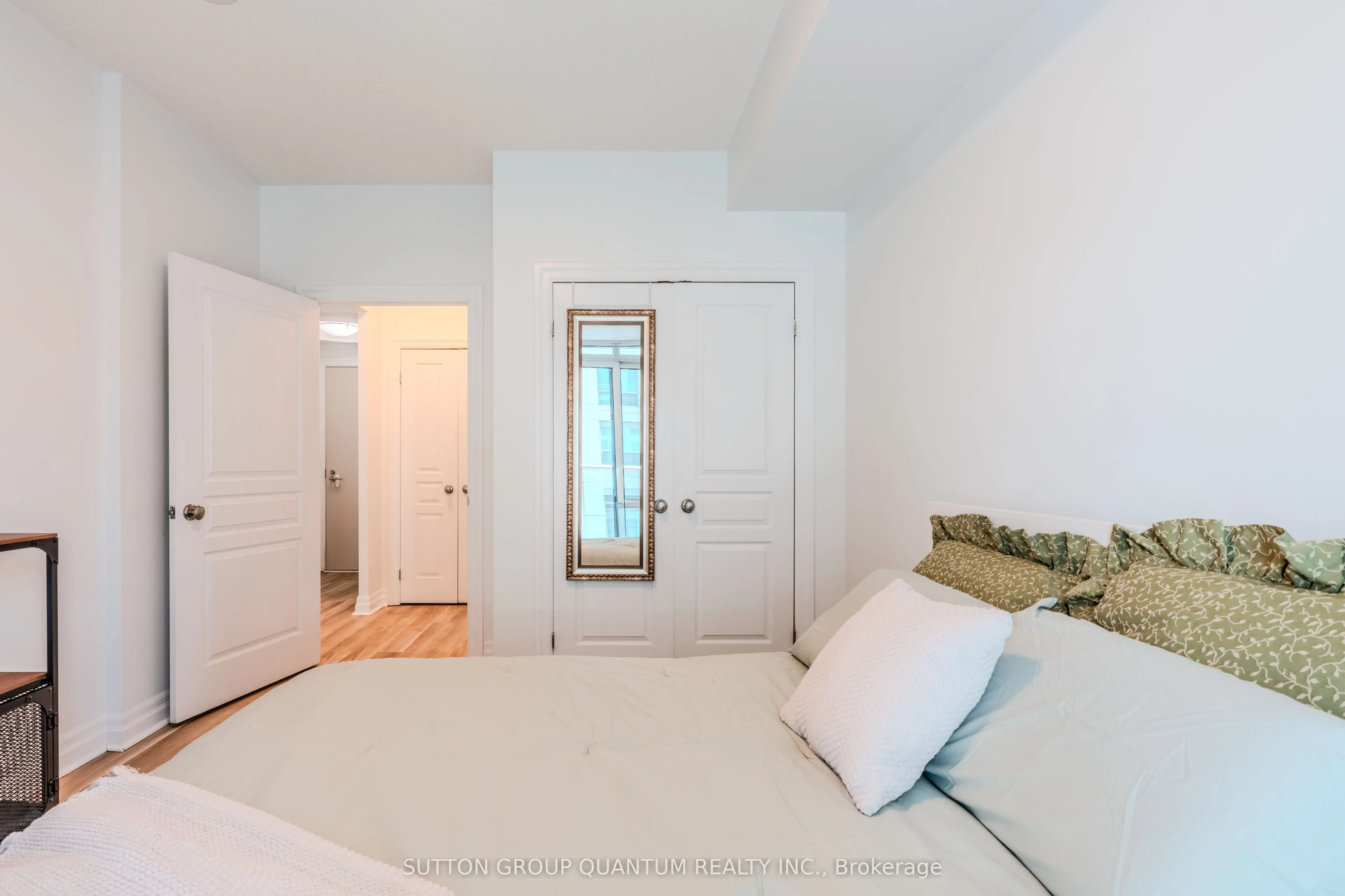 2087 Lake Shore Boulevard W, #706