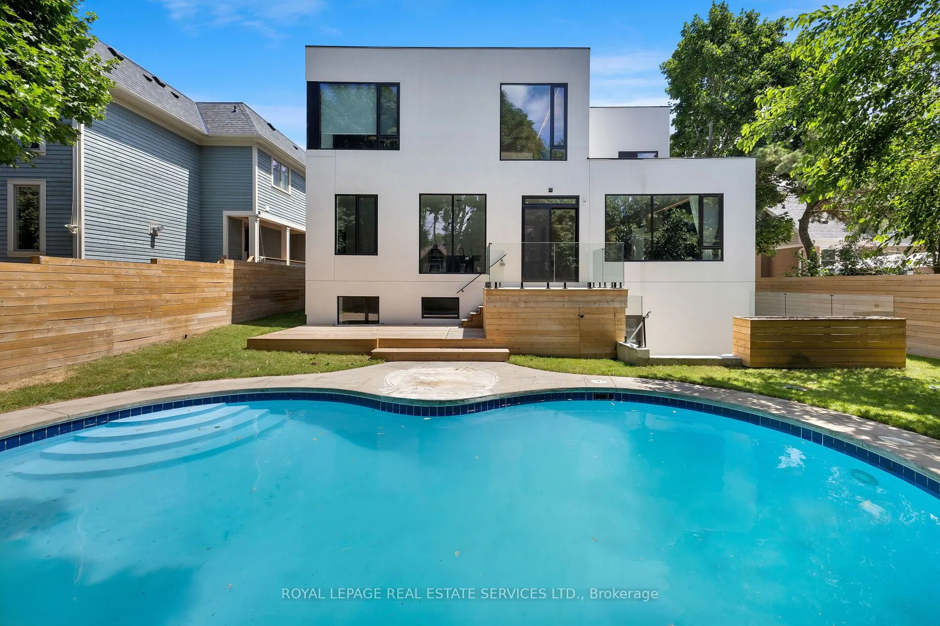 1405 Acton Crescent