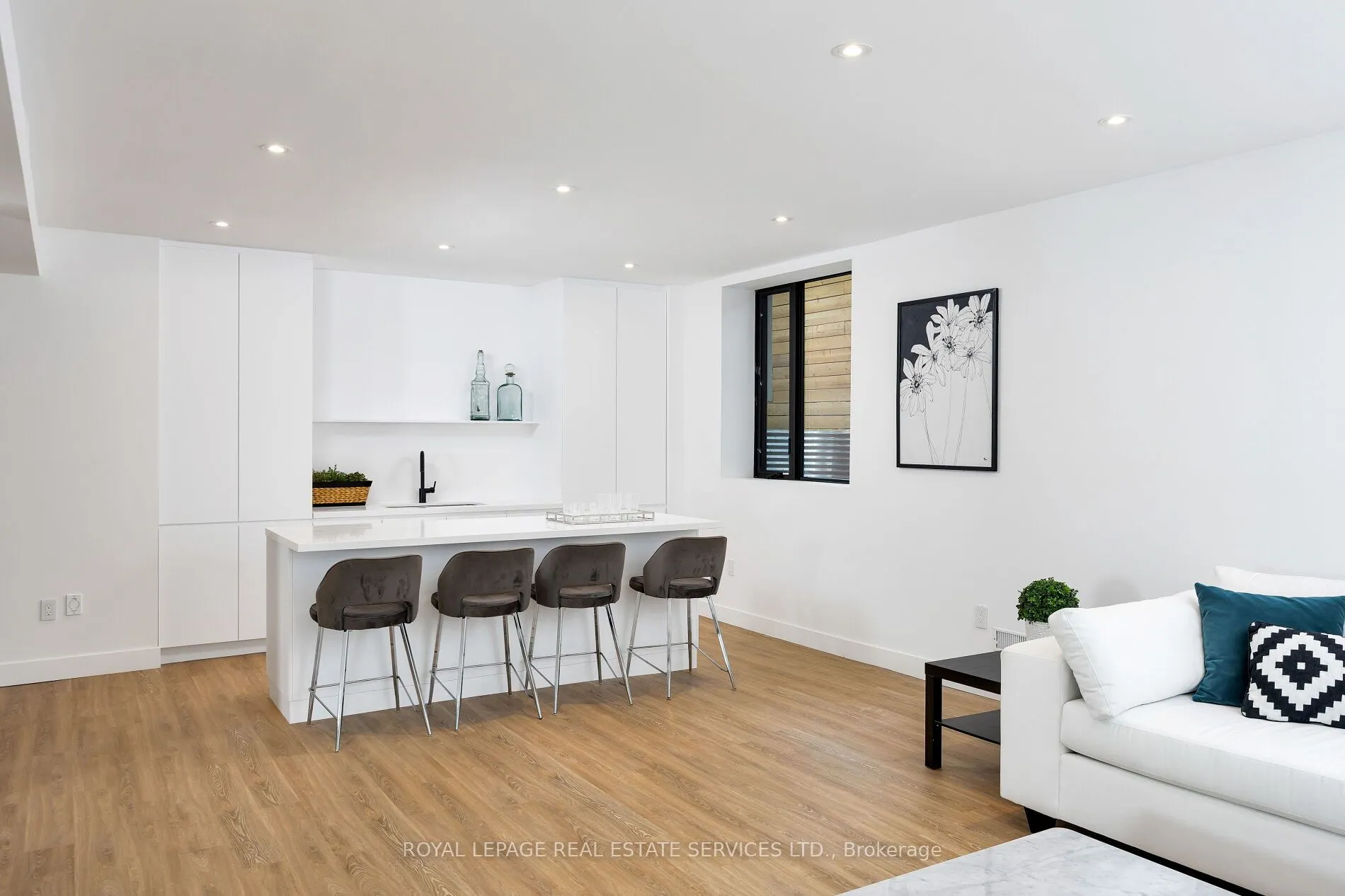 1405 Acton Crescent