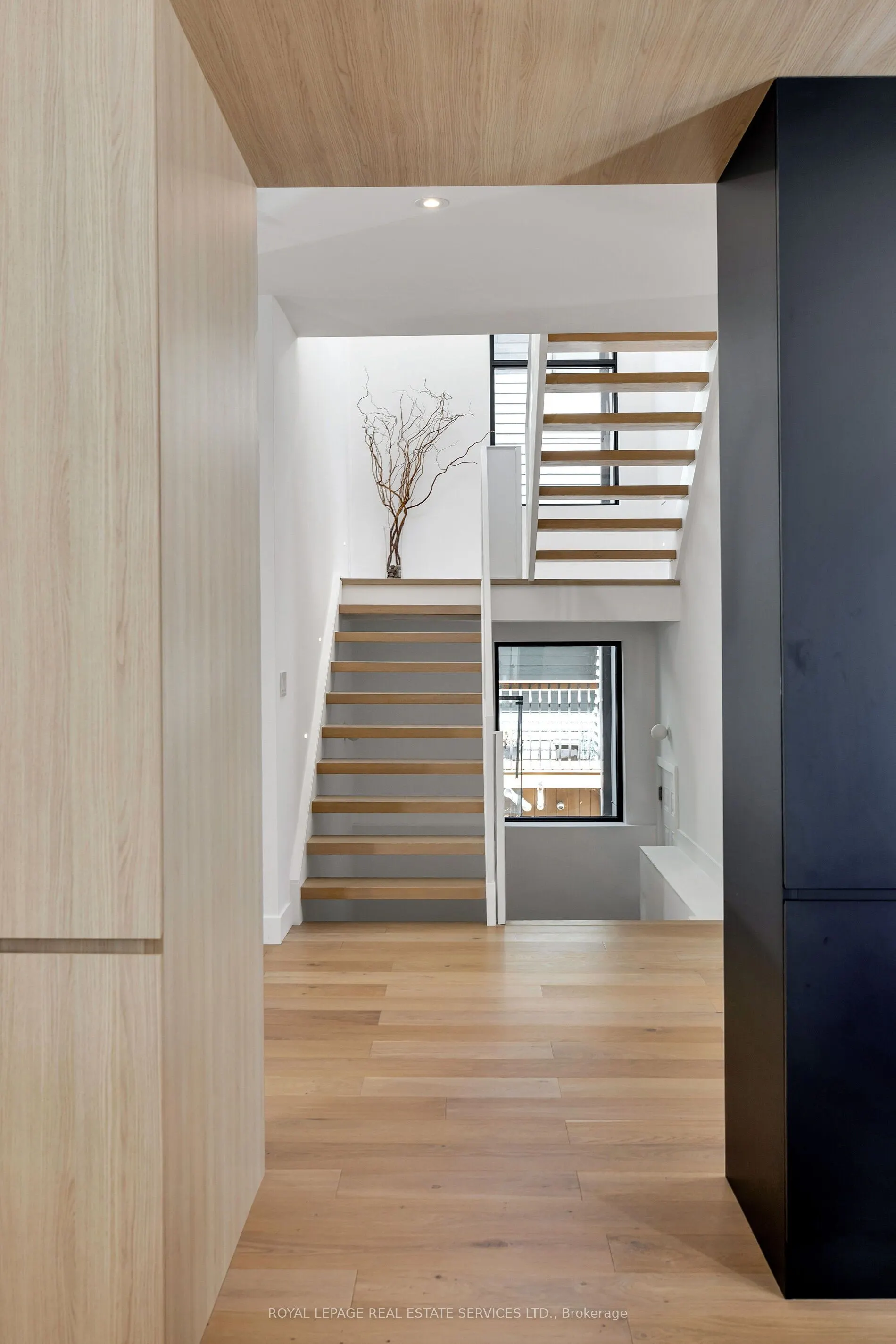 1405 Acton Crescent