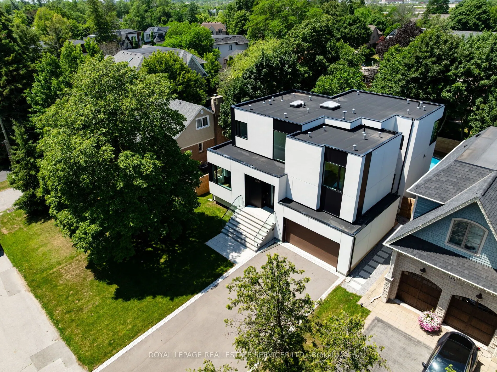 1405 Acton Crescent