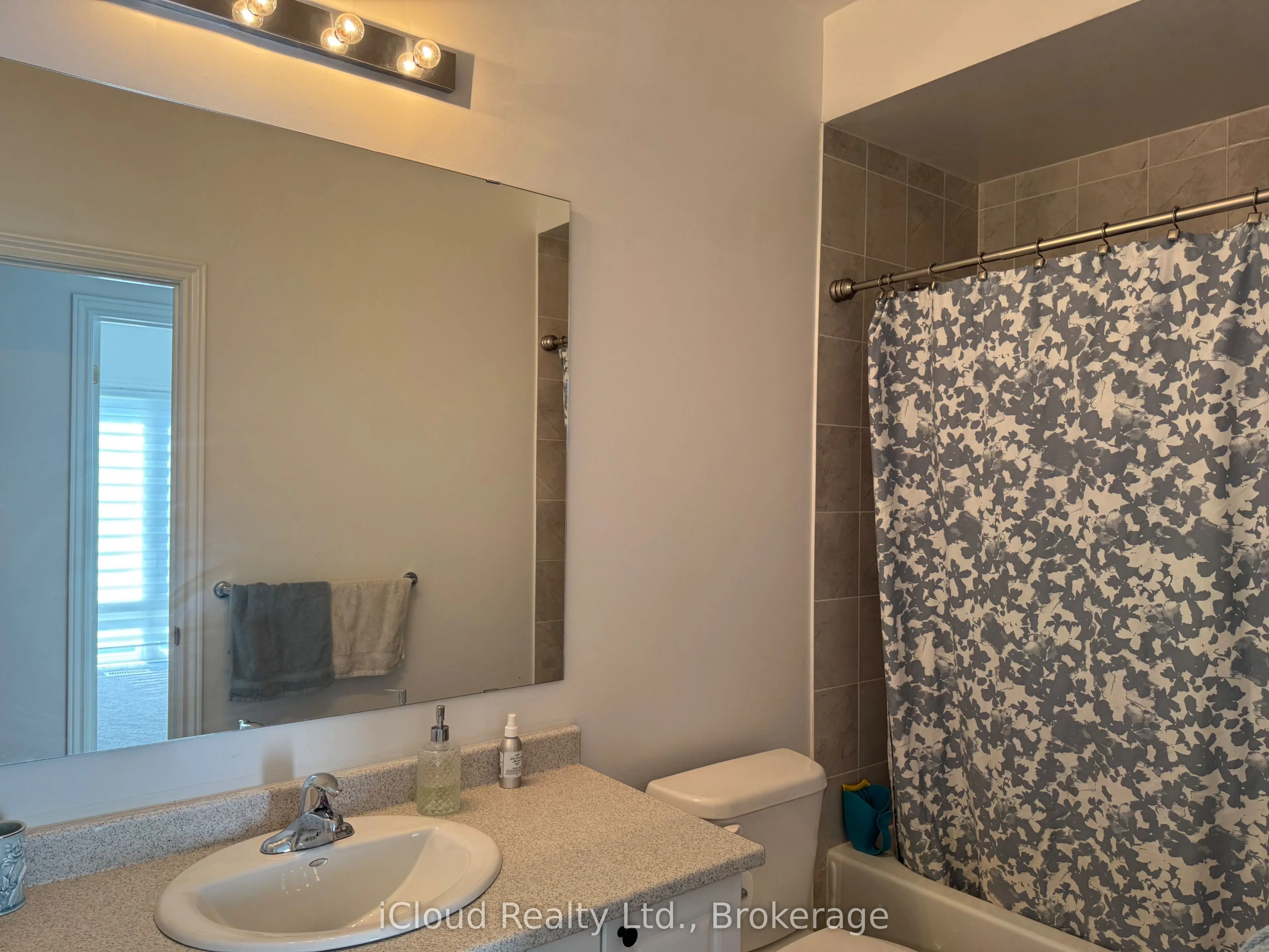 2485 Badger Crescent, #Unit 2