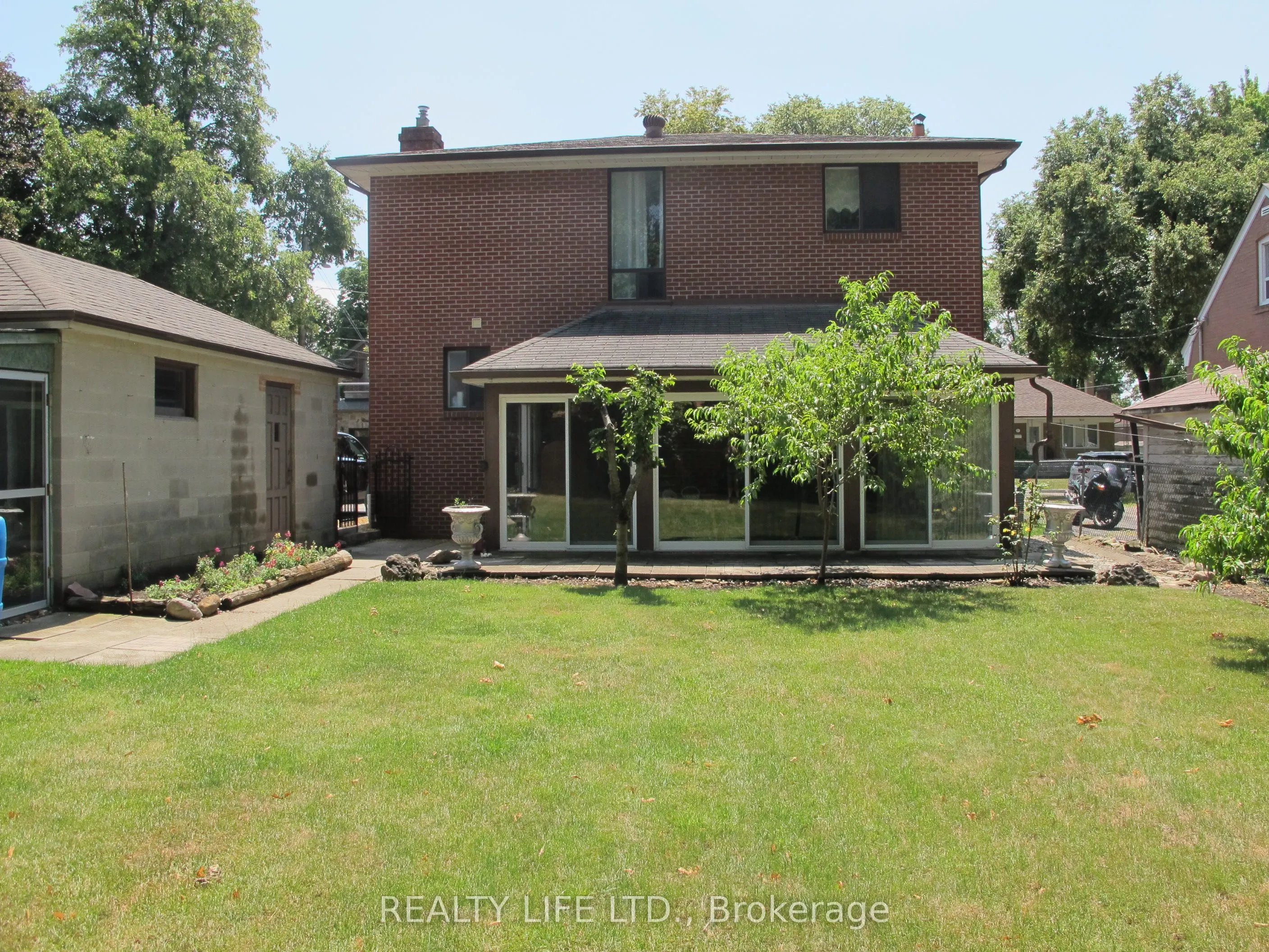 4 Rosalie Avenue