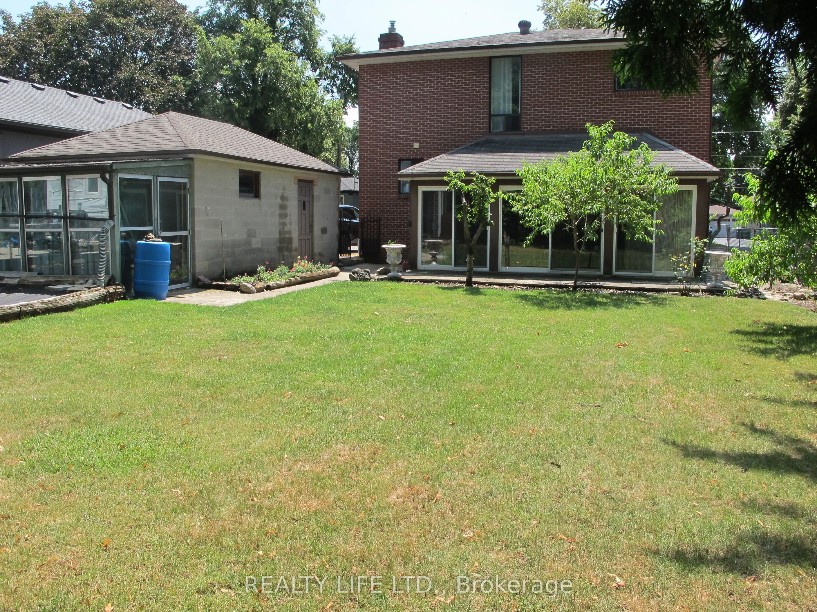 4 Rosalie Avenue