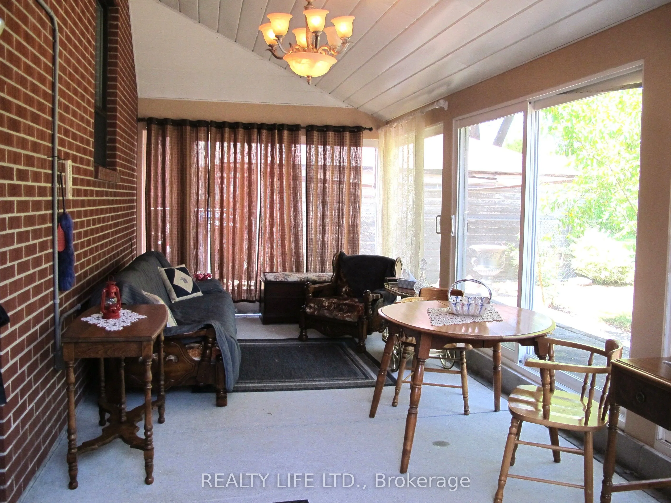 4 Rosalie Avenue