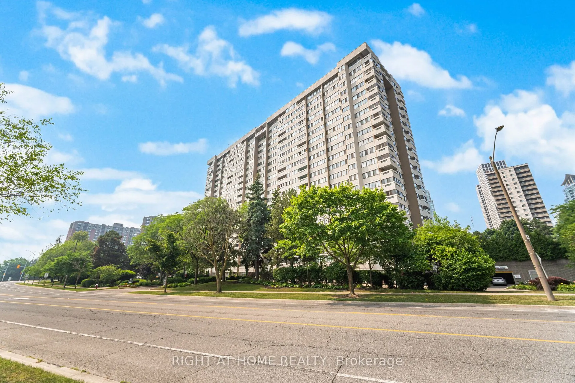 1580 Mississauga Valley Boulevard, #310