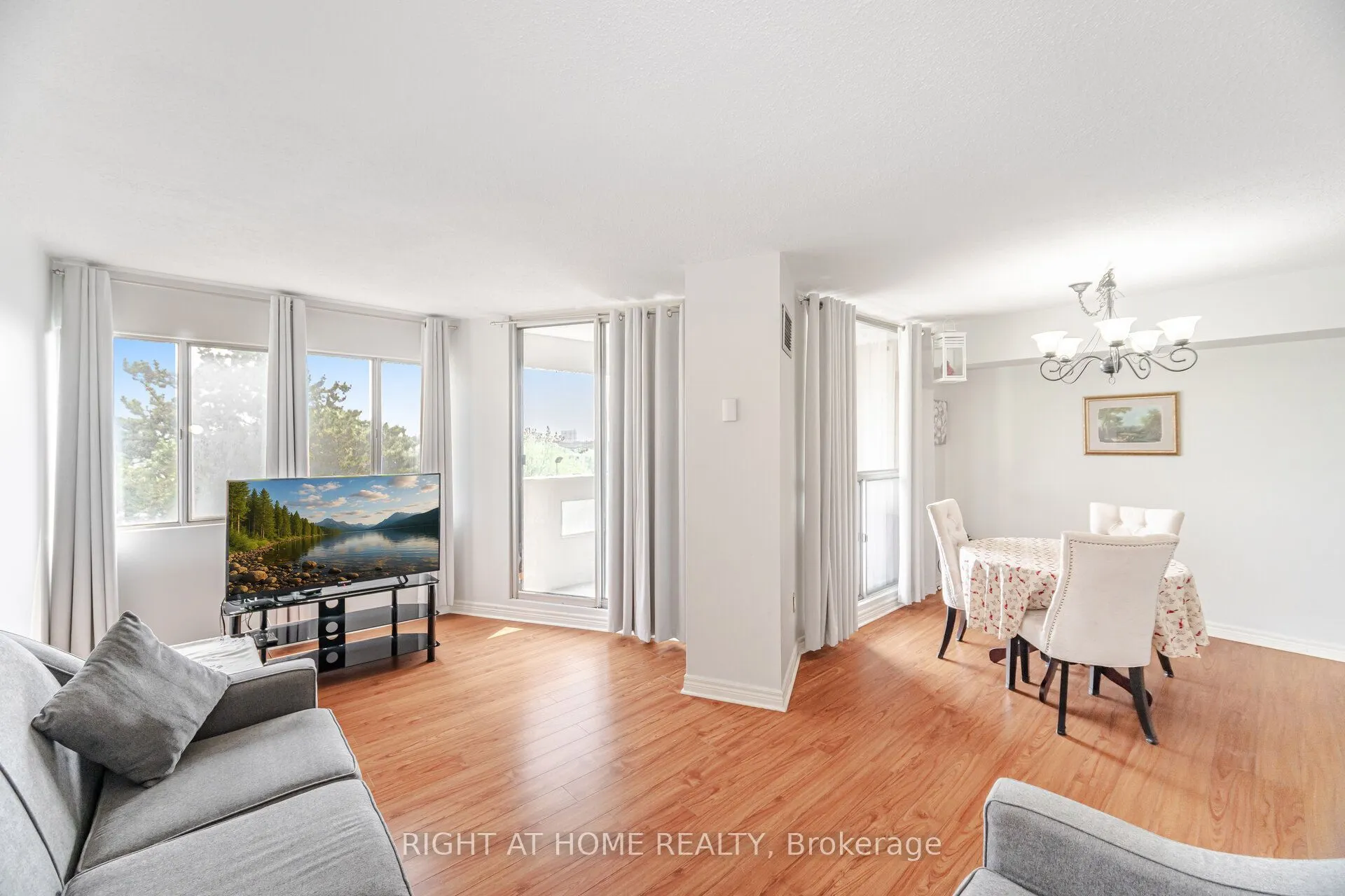 1580 Mississauga Valley Boulevard, #310