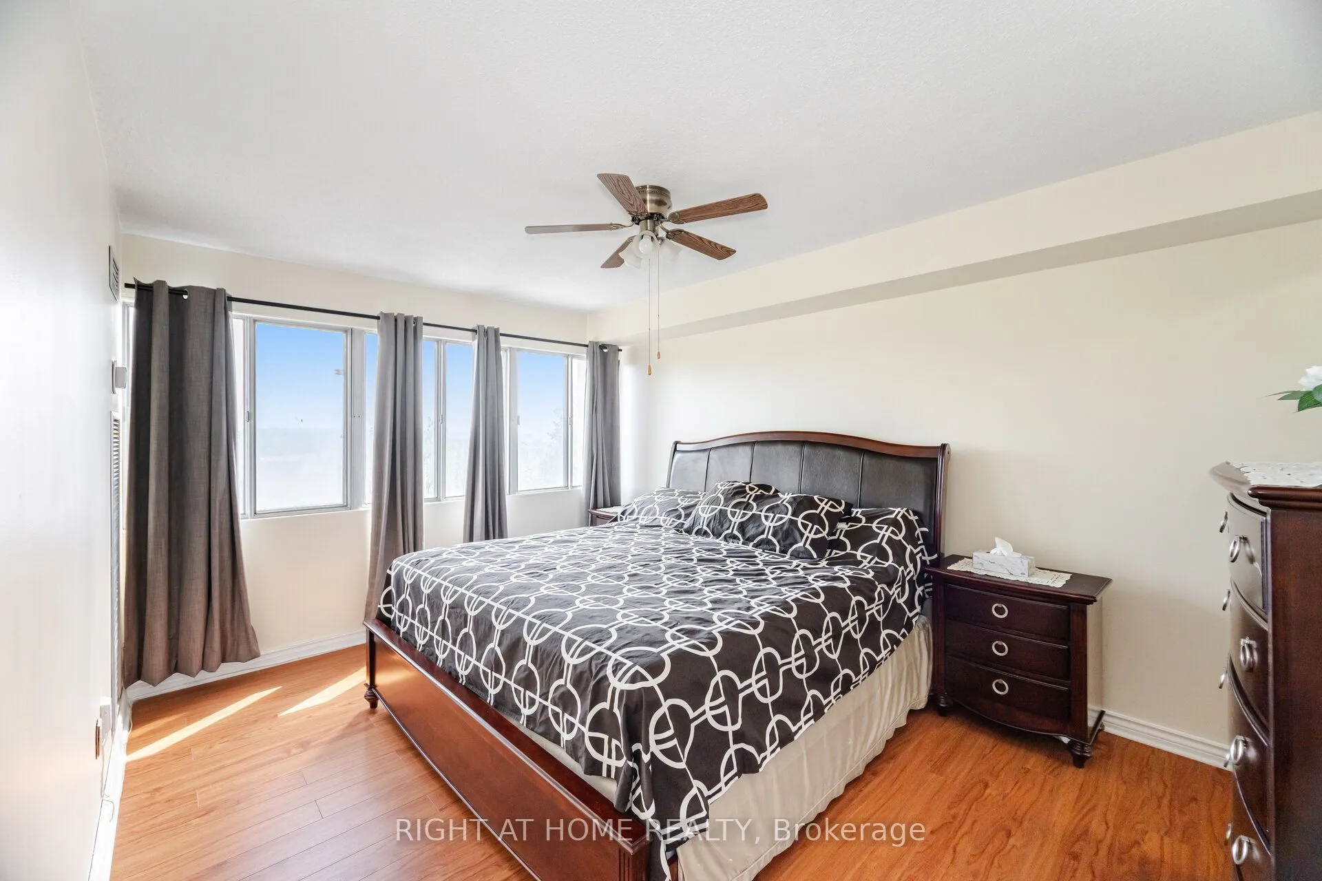 1580 Mississauga Valley Boulevard, #310