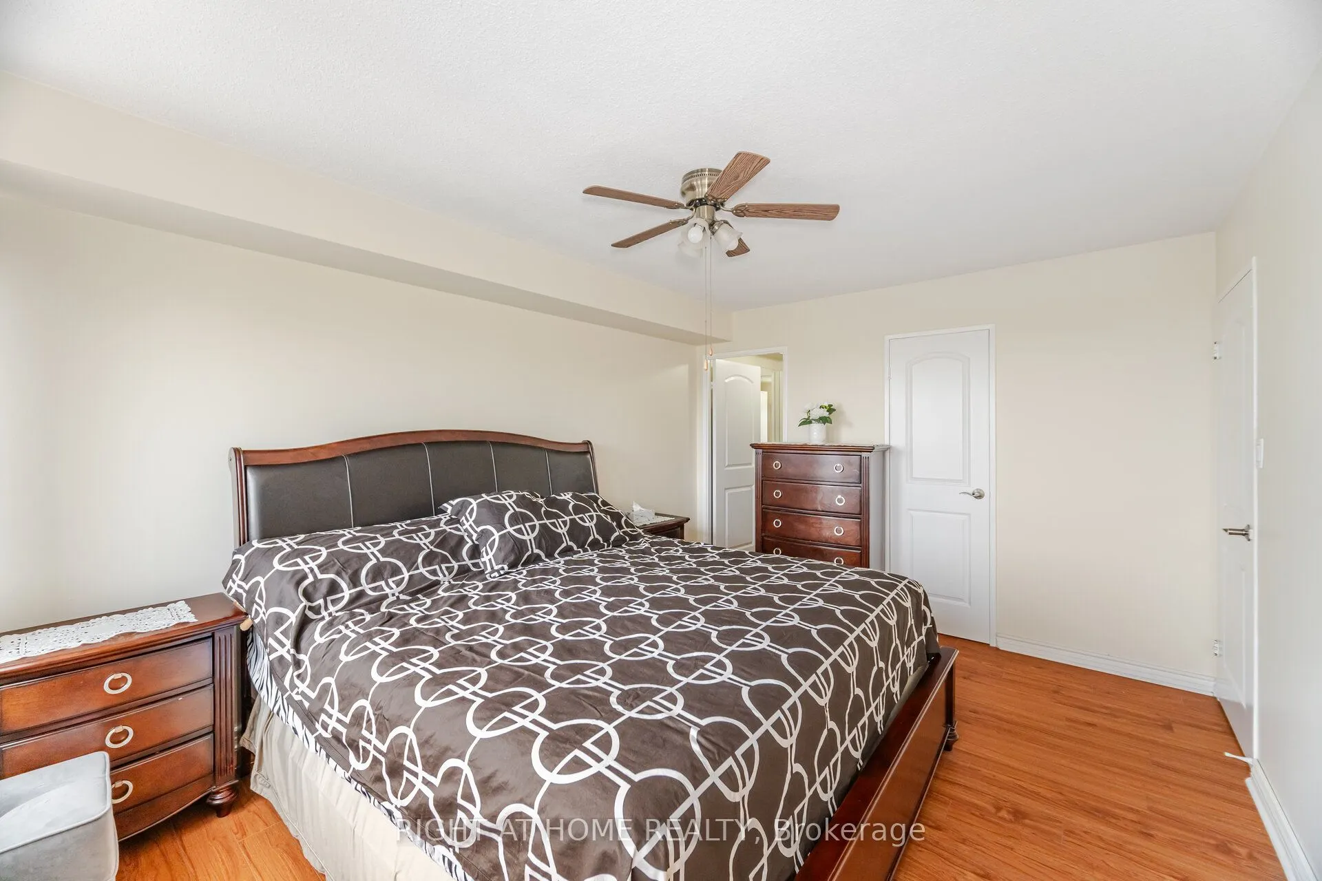 1580 Mississauga Valley Boulevard, #310