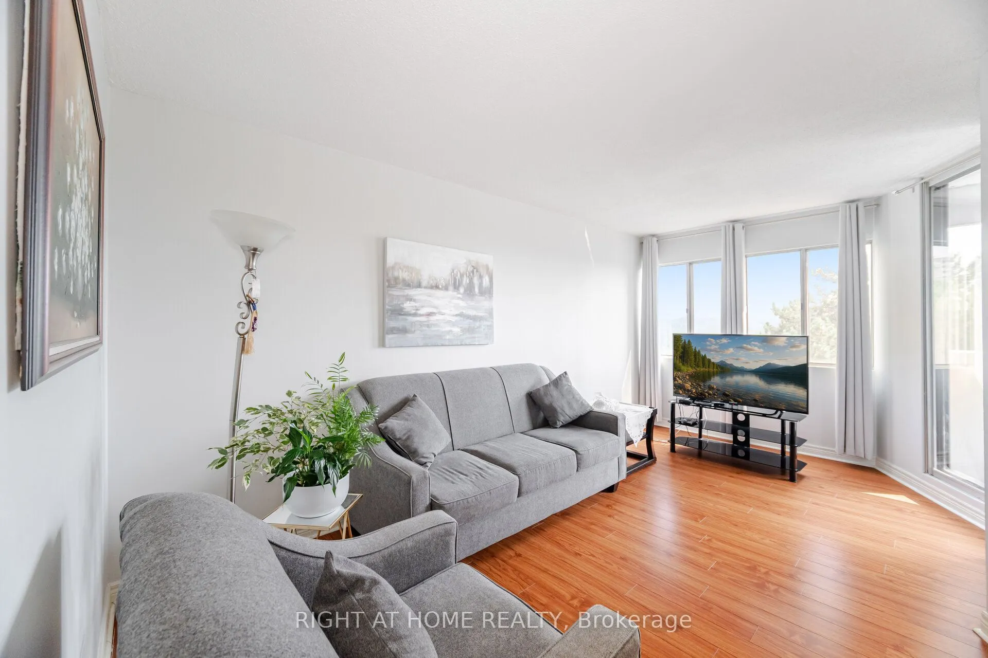 1580 Mississauga Valley Boulevard, #310