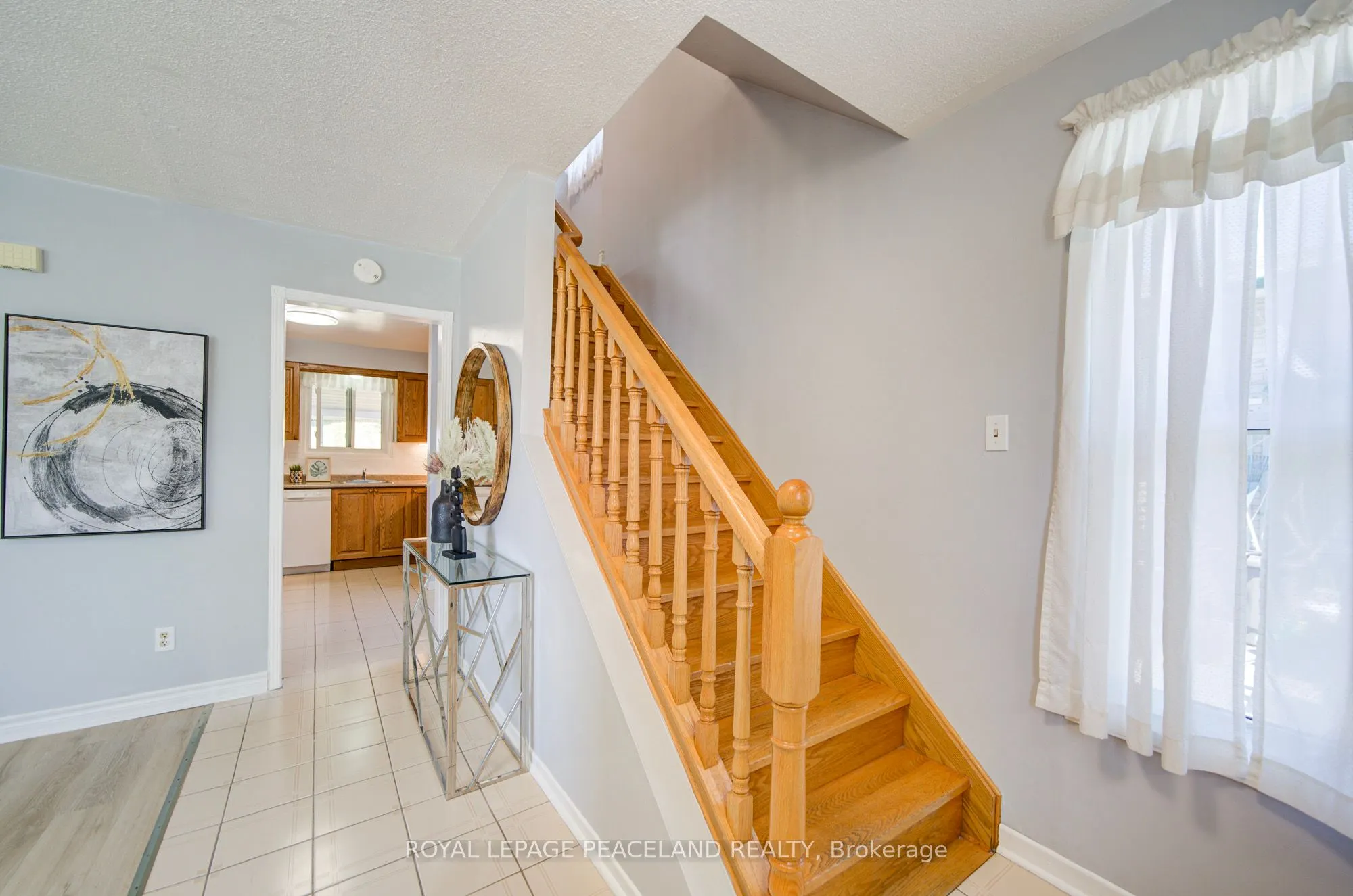 718 Eaglemount Crescent