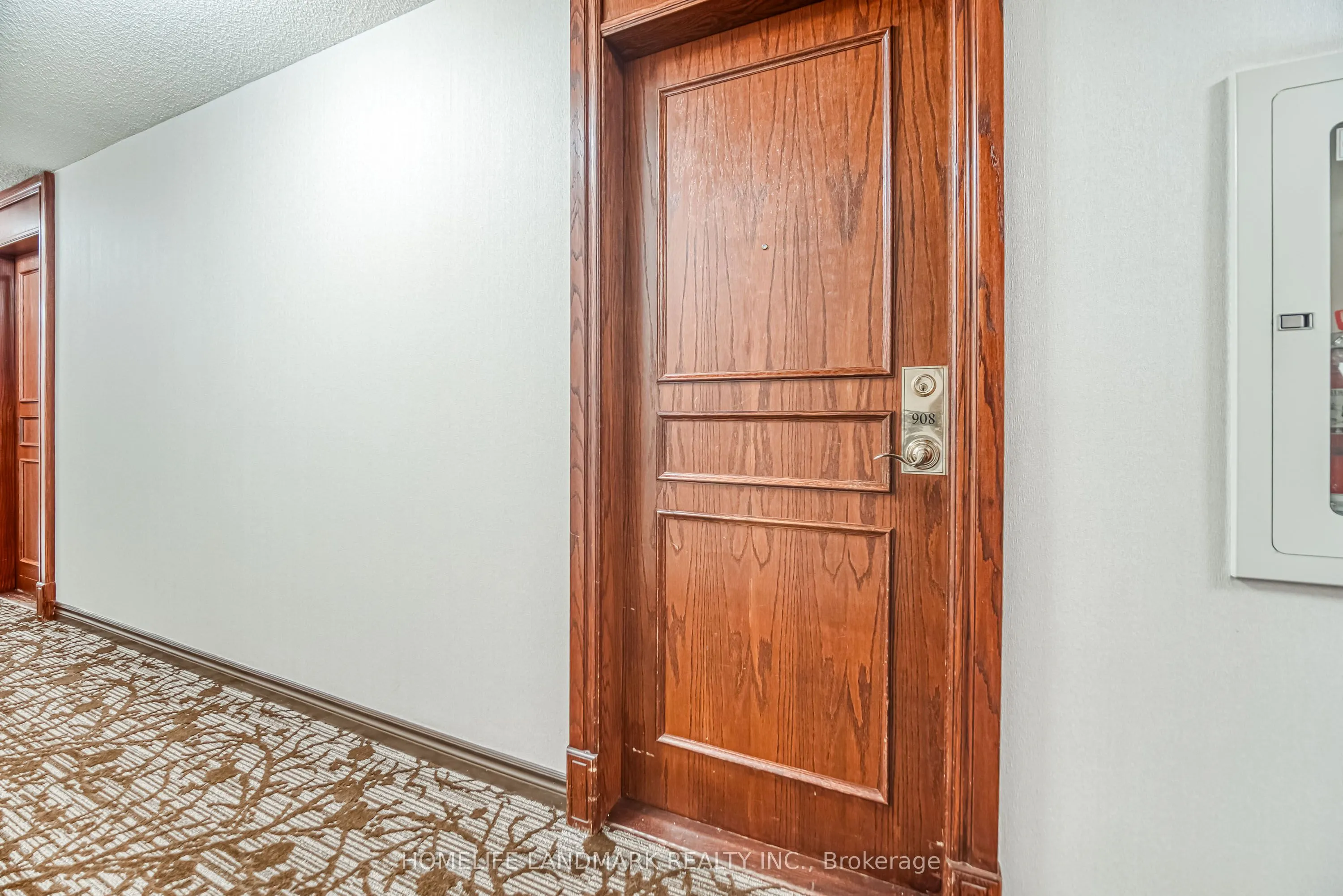 2545 Erin Centre Boulevard, #908