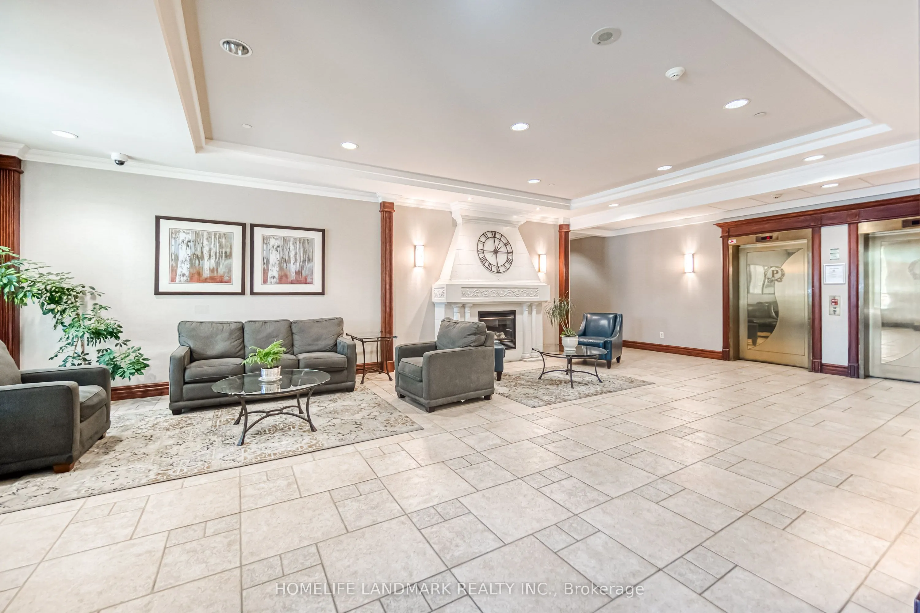 2545 Erin Centre Boulevard, #908