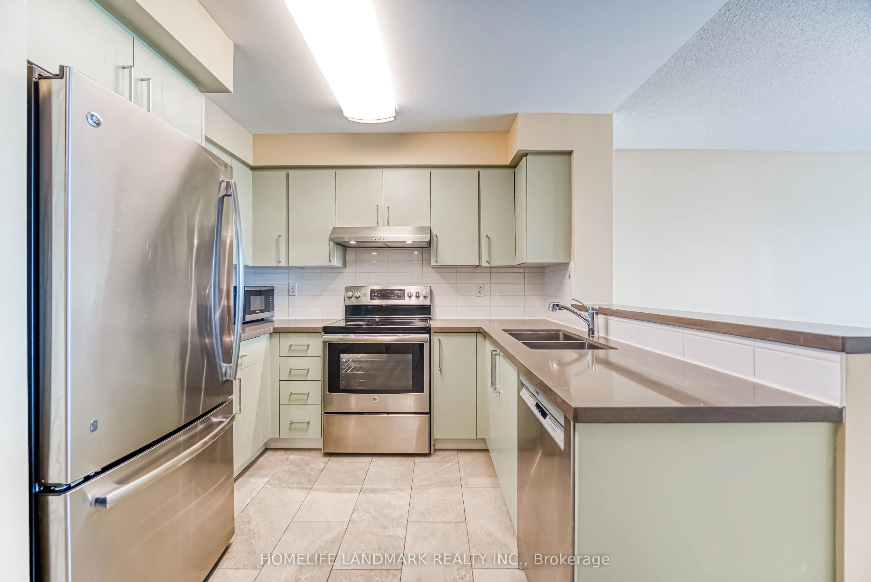 2545 Erin Centre Boulevard, #908