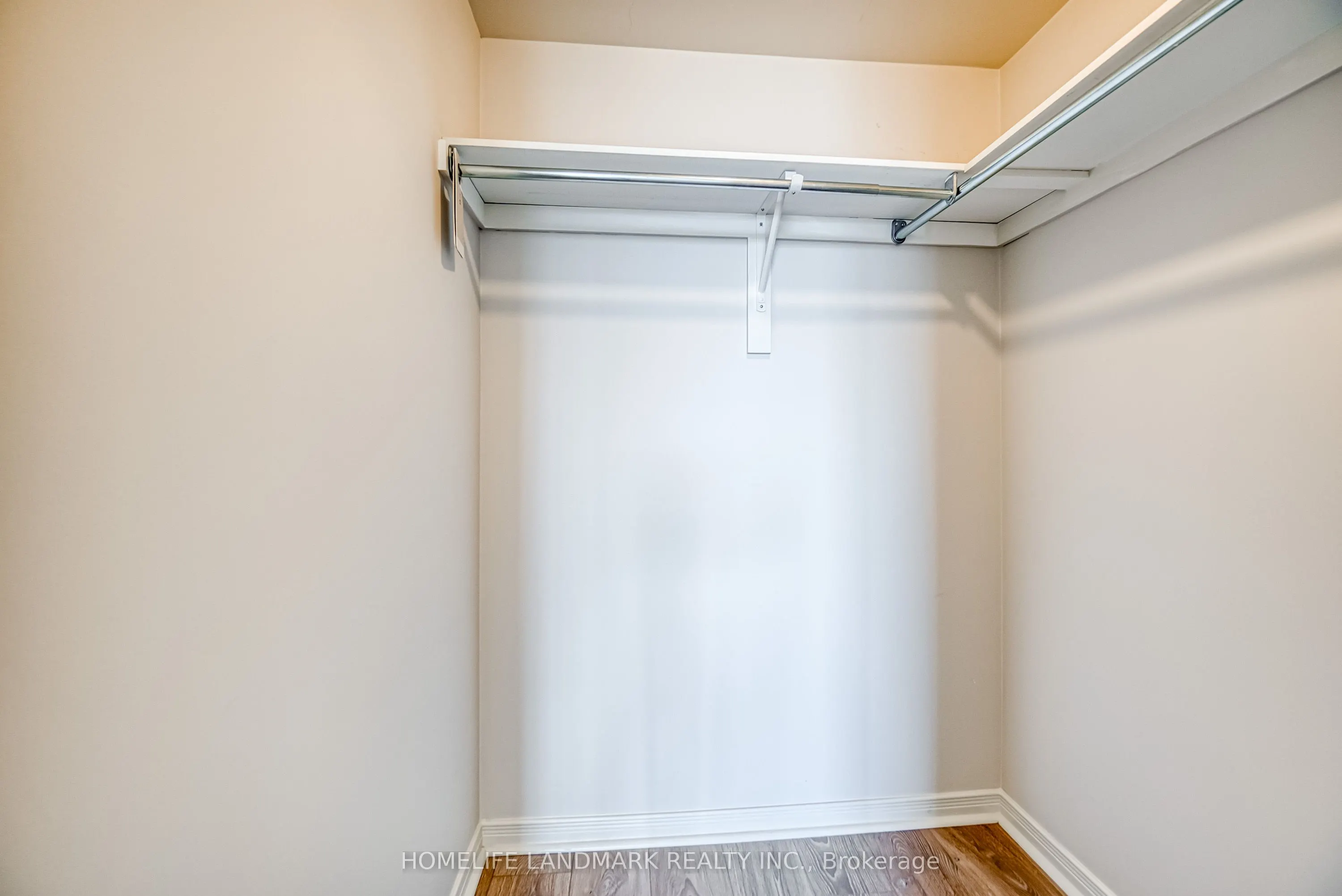 2545 Erin Centre Boulevard, #908