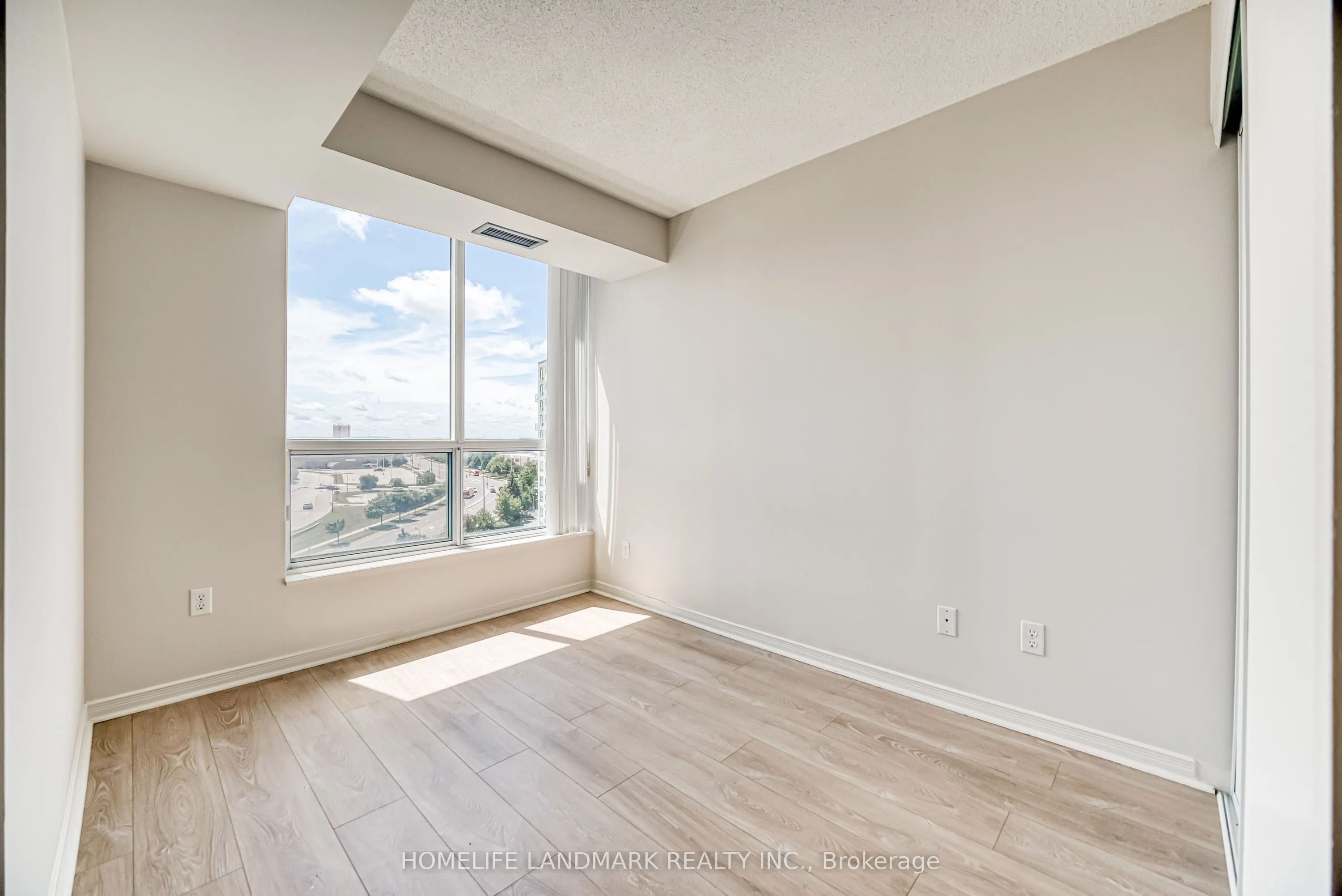 2545 Erin Centre Boulevard, #908