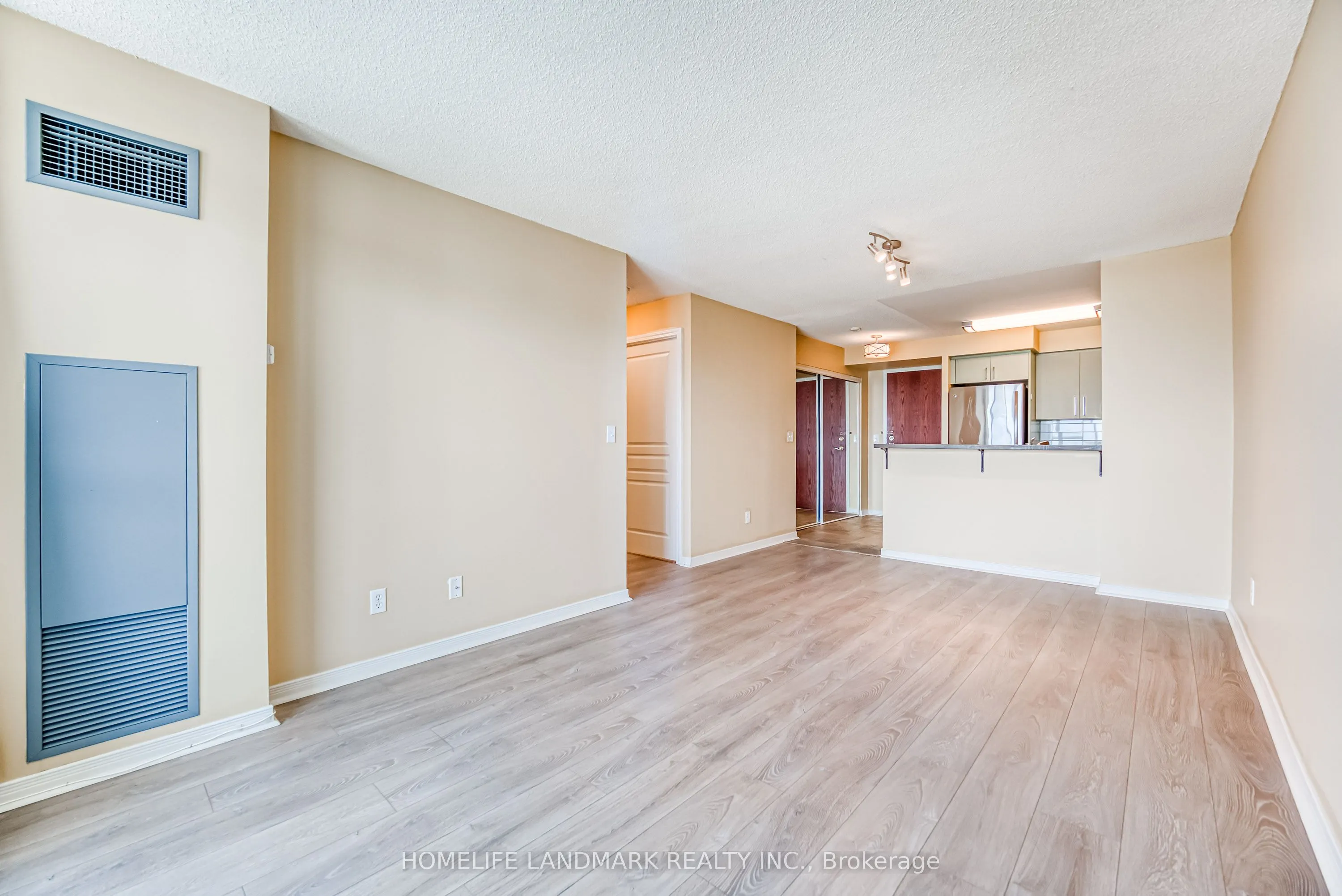 2545 Erin Centre Boulevard, #908