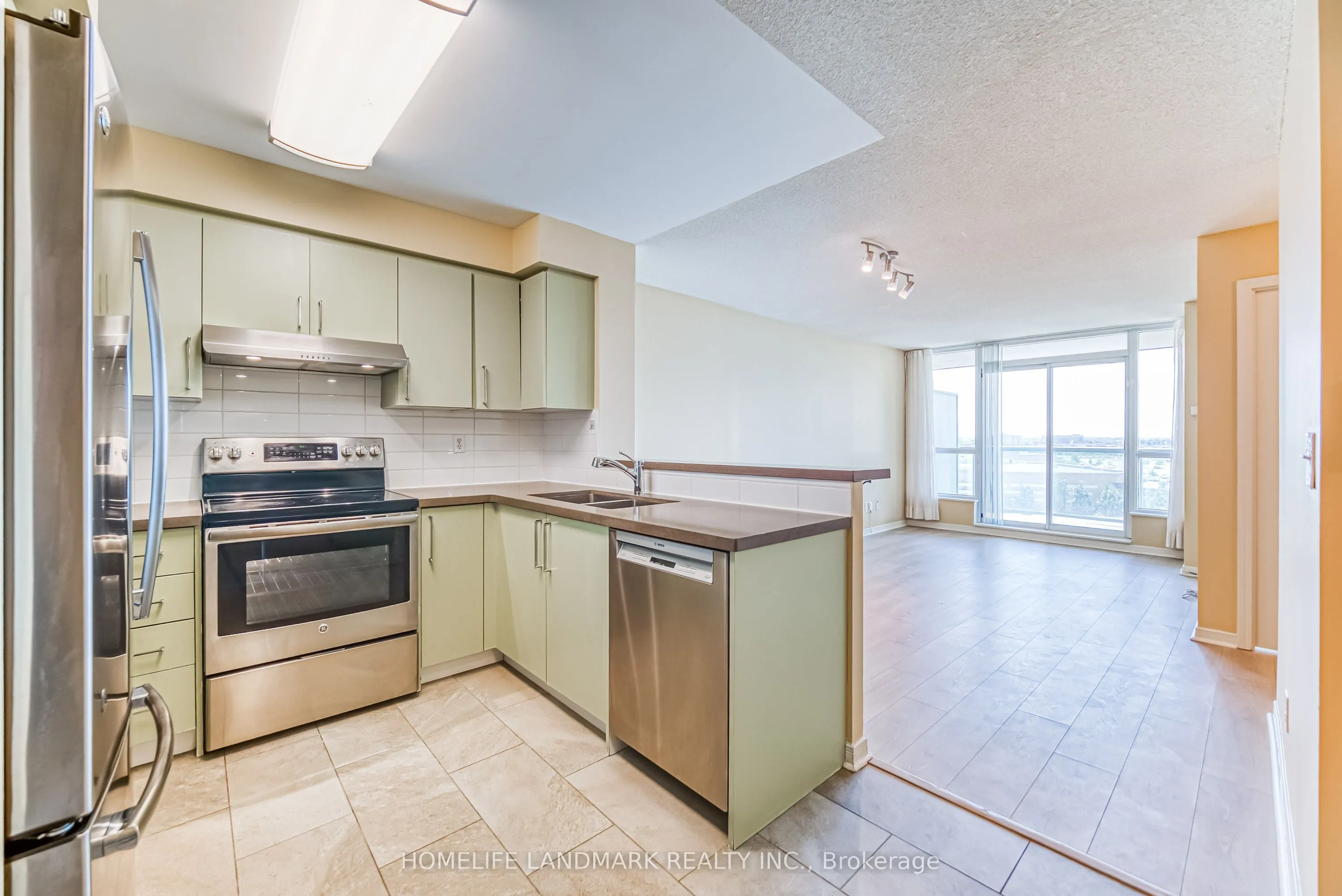 2545 Erin Centre Boulevard, #908