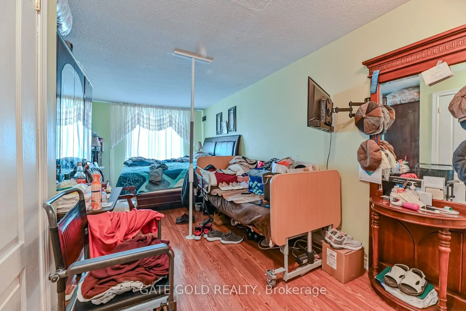2470 Eglinton Avenue W, #706