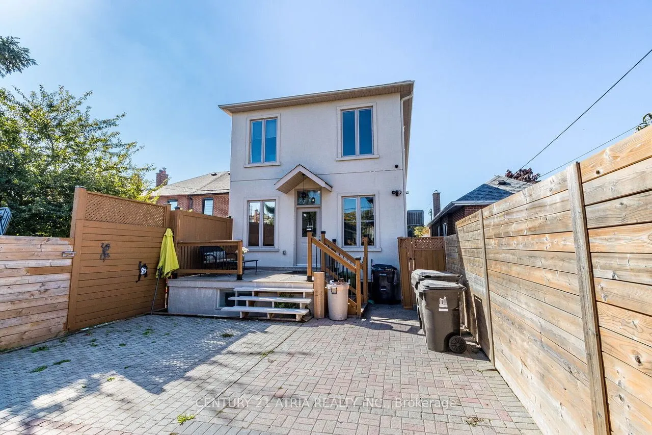 17 Montcalm Avenue