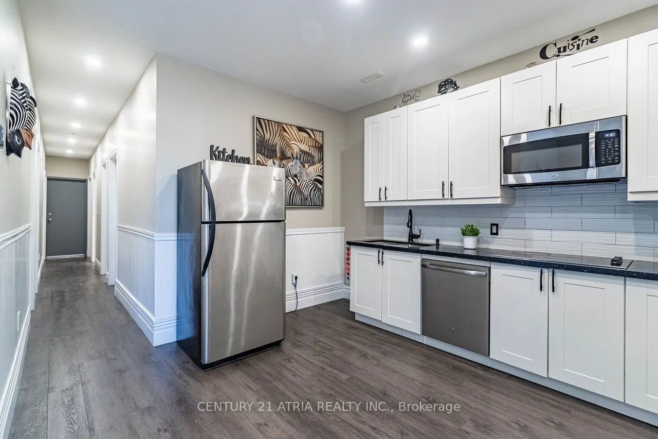 17 Montcalm Avenue