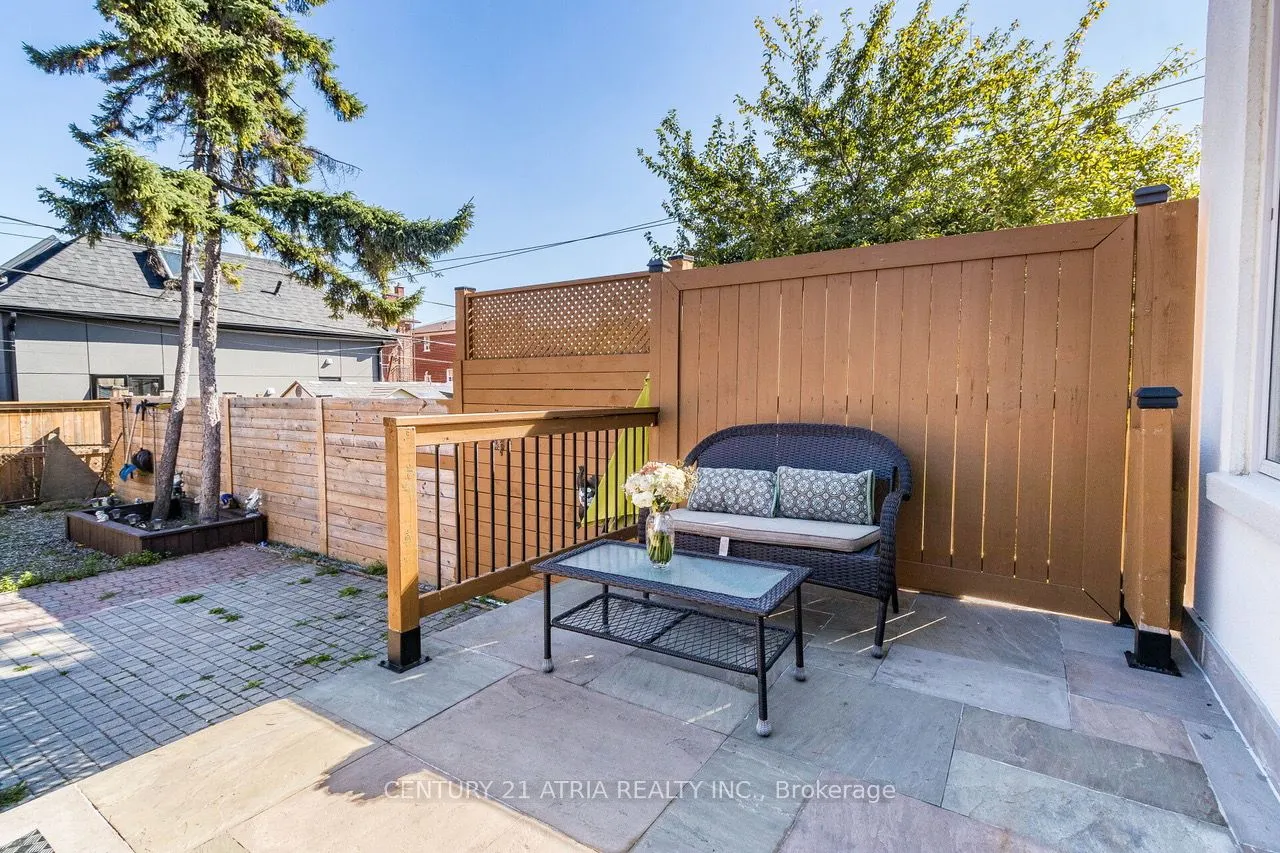 17 Montcalm Avenue