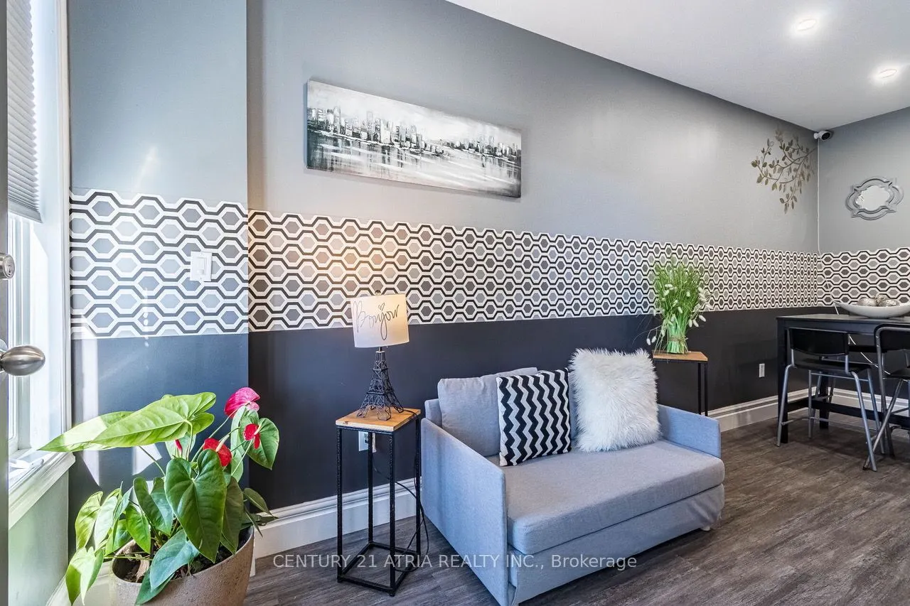 17 Montcalm Avenue