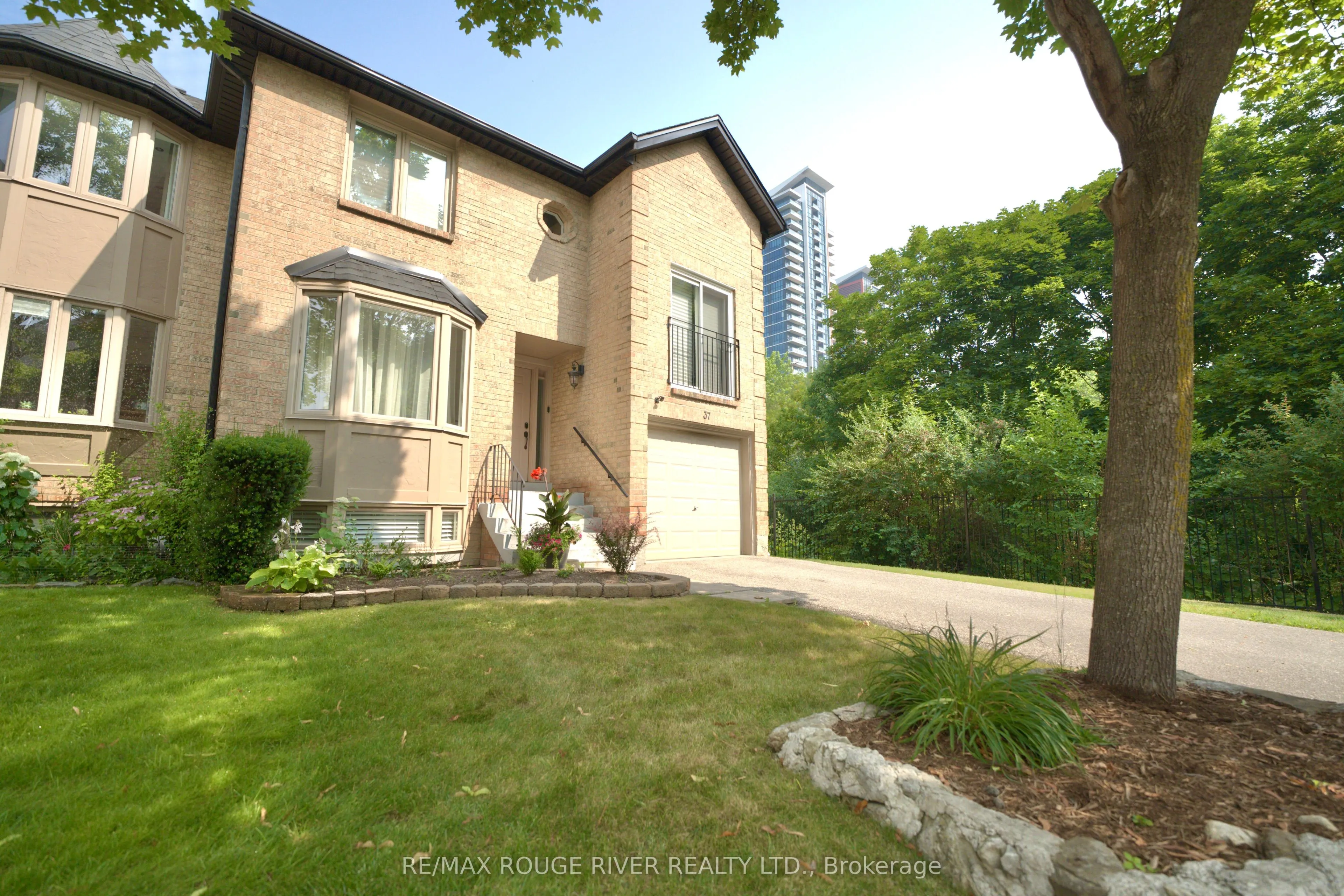 4635 Regents Terrace, #37