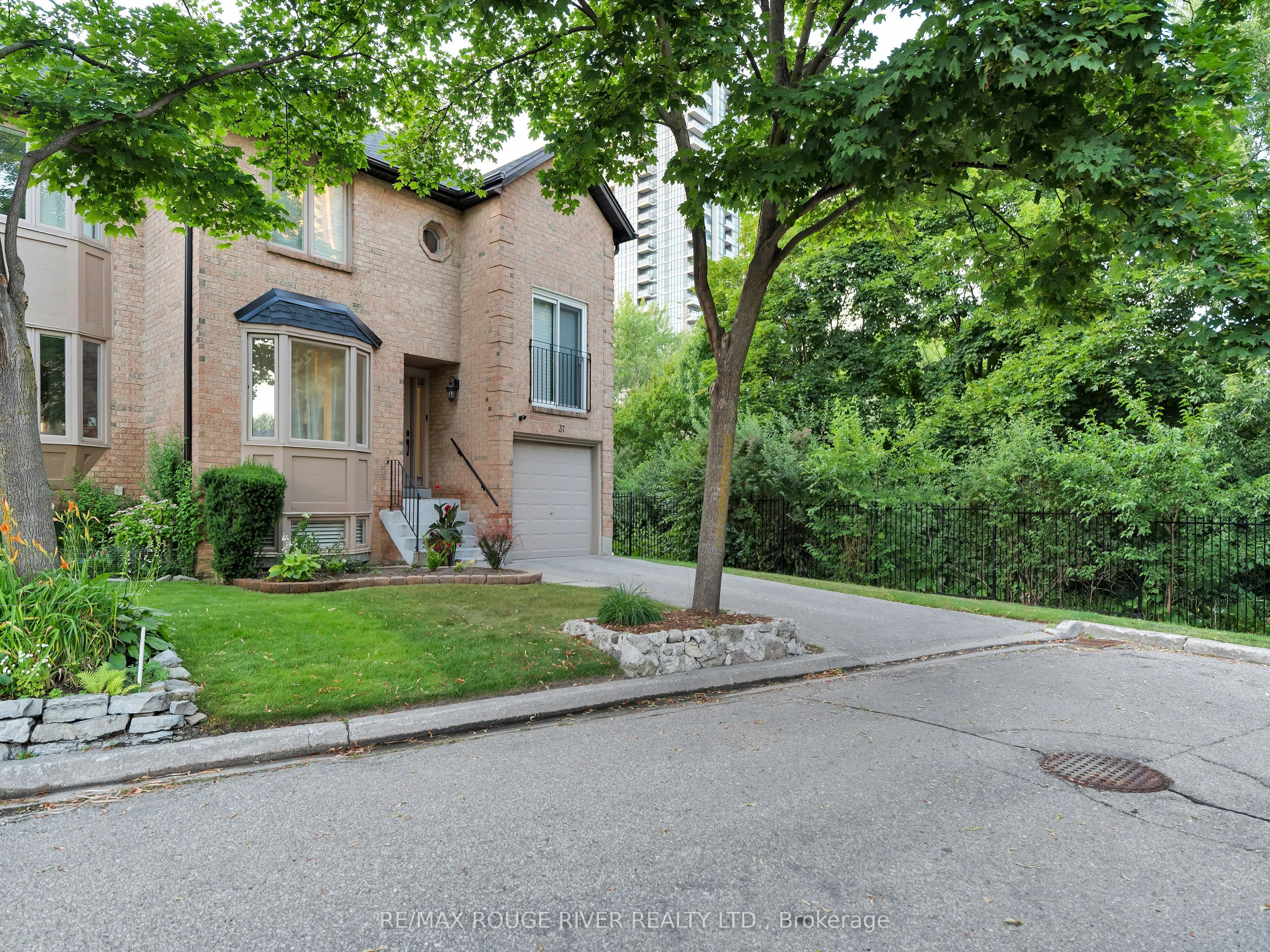 4635 Regents Terrace, #37