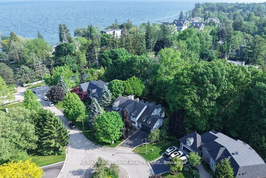 116 Parkwood Court