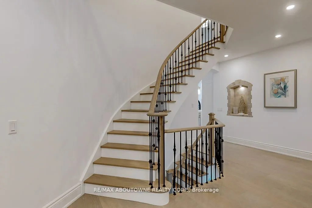 116 Parkwood Court