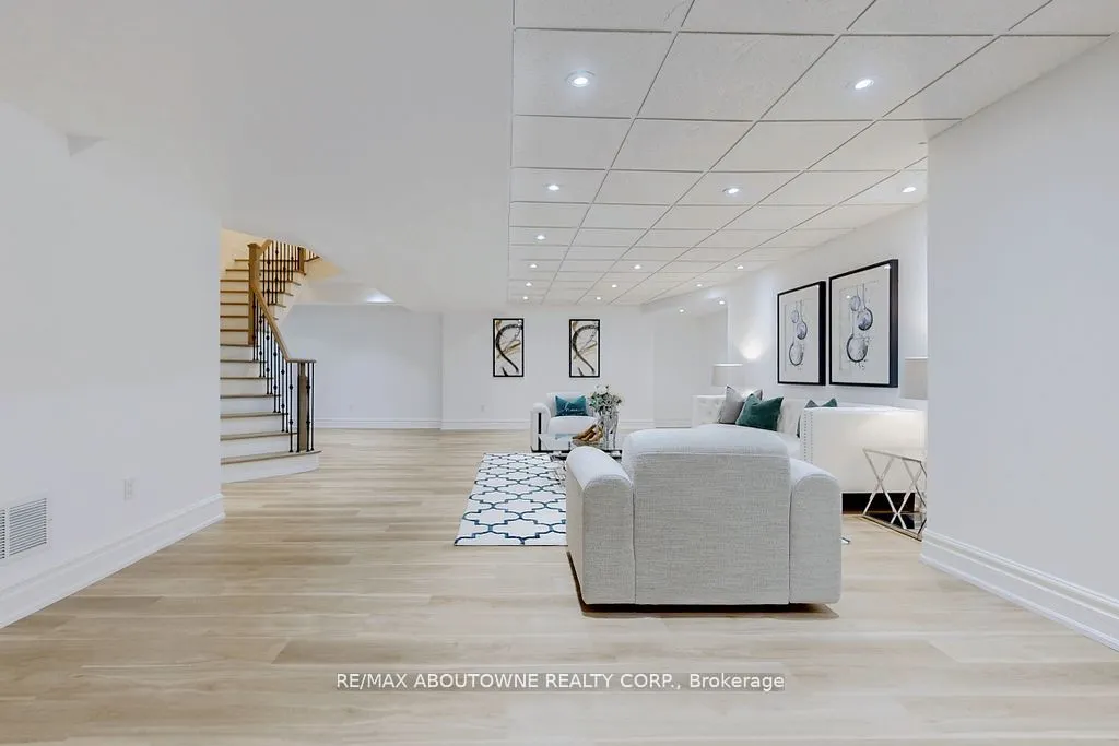 116 Parkwood Court