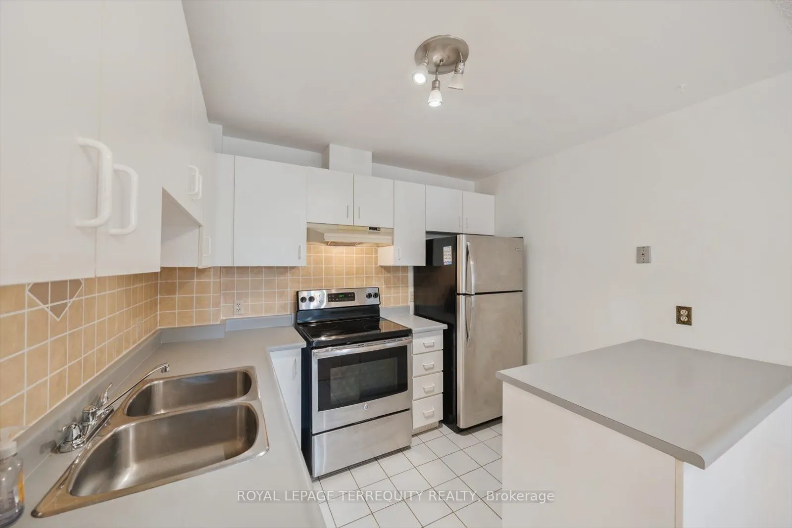 1275 Cornerbrook Place, #208