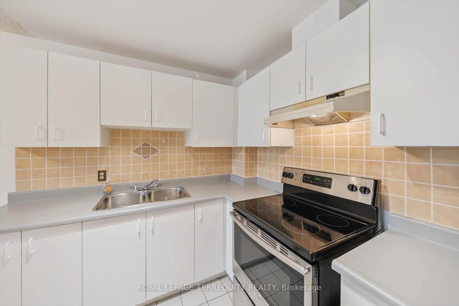 1275 Cornerbrook Place, #208