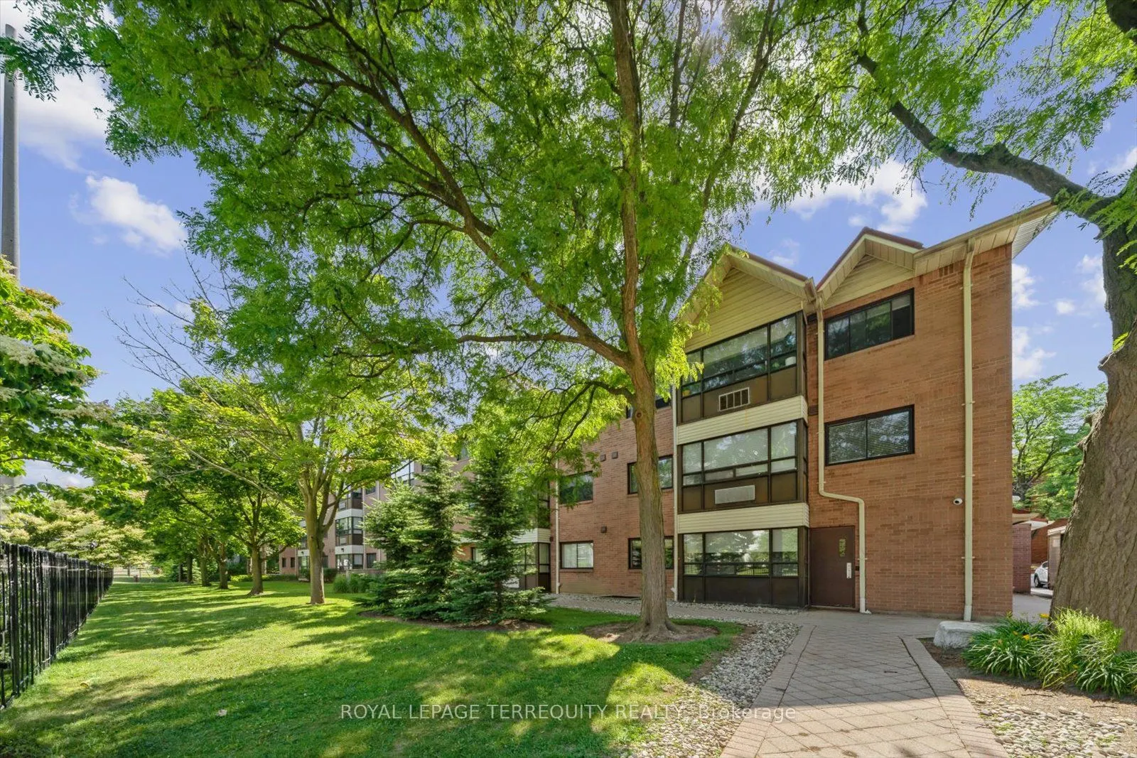 1275 Cornerbrook Place, #208