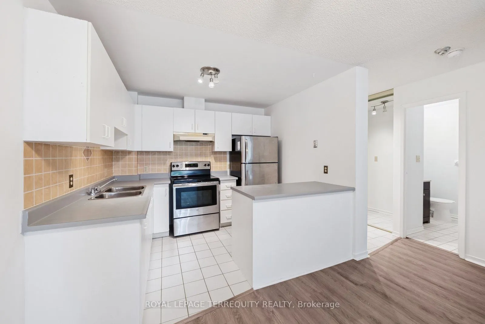 1275 Cornerbrook Place, #208